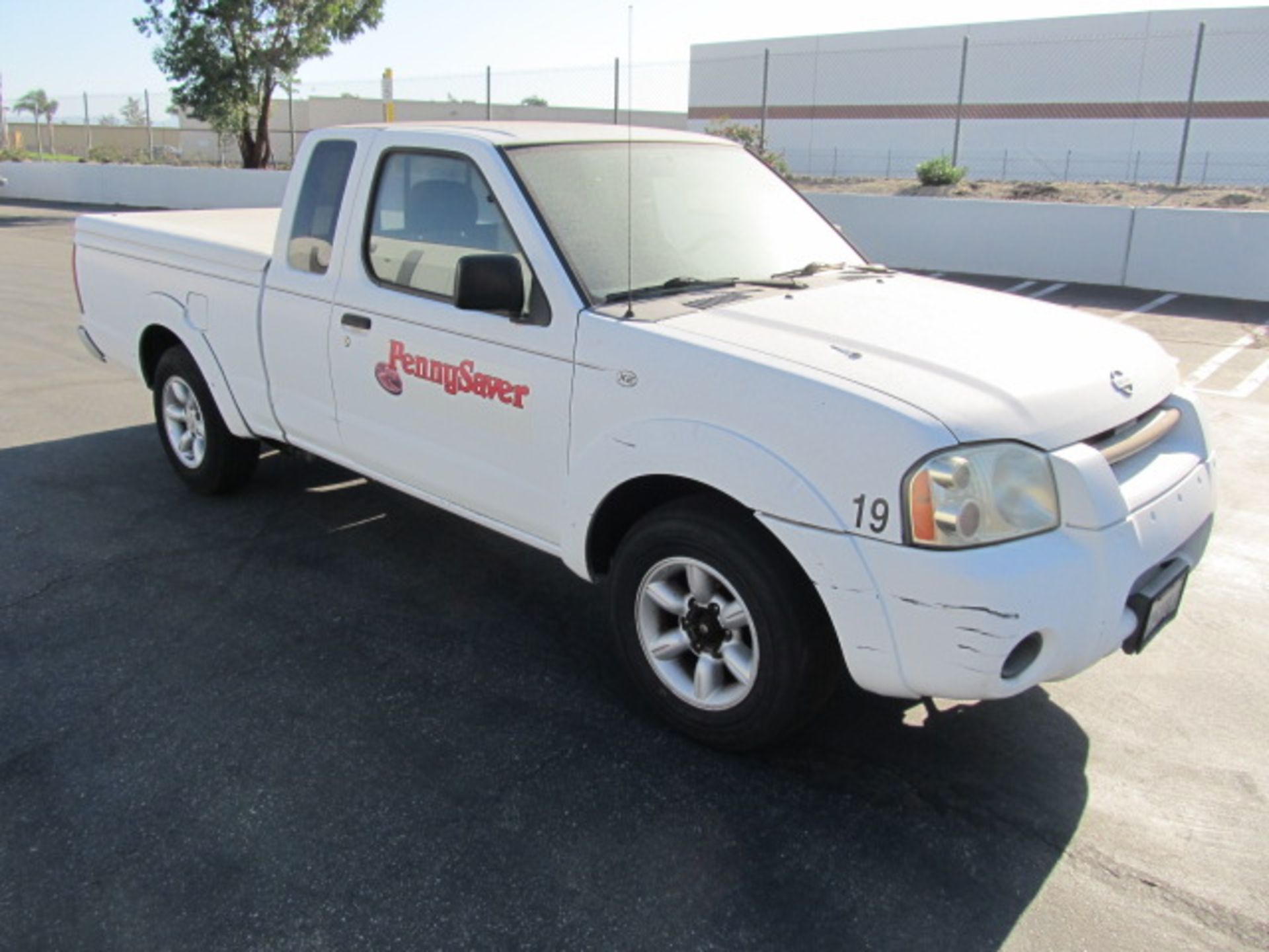 2001 Nissan Frontier XE Pick Up Truck With 4 Cylinder Twin Cam 16 Valve Engine, 5 Speed Manual - Image 3 of 8