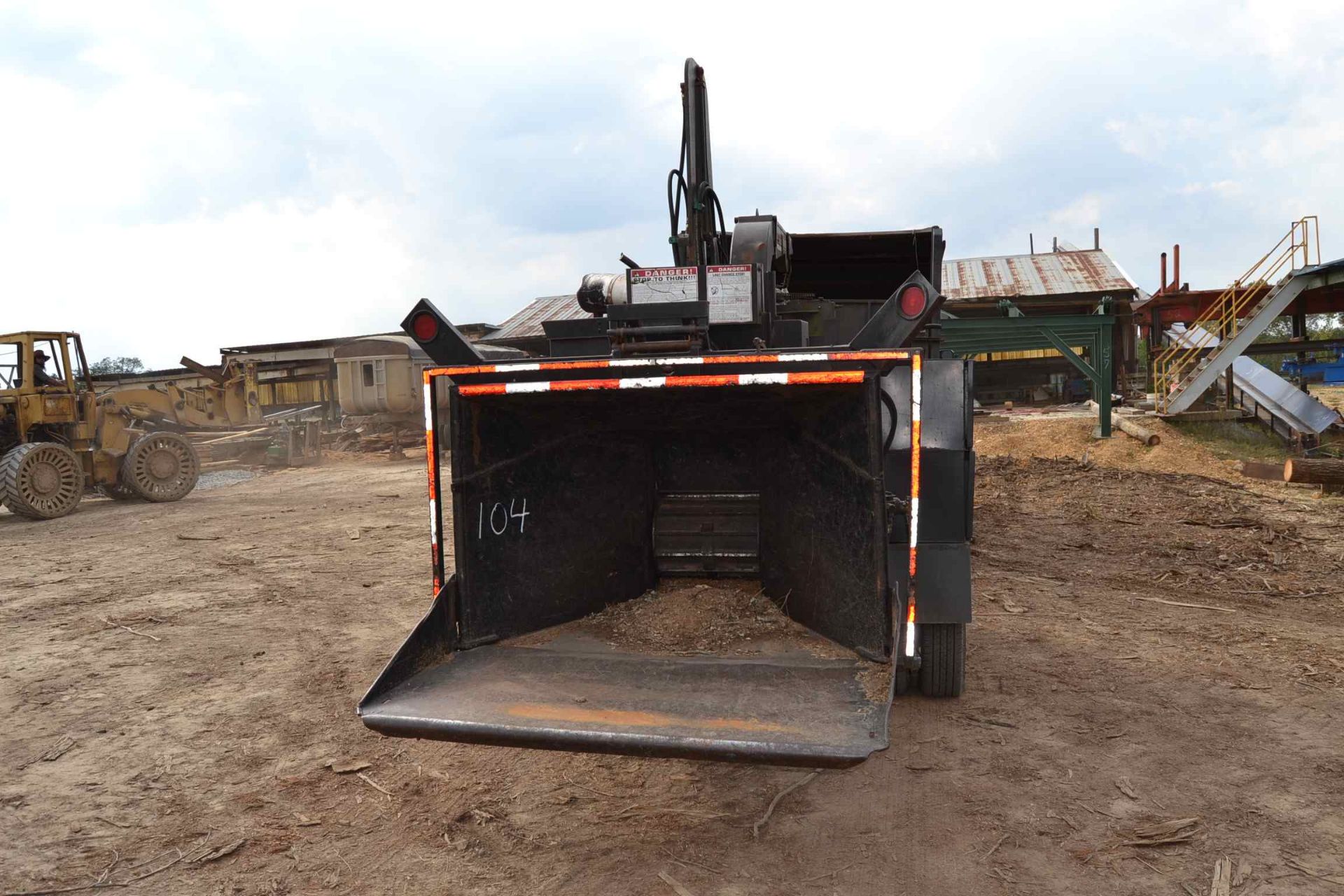 BANDIT MODEL 1890 PORTABLE CHIPPER W/6 CYLINDER JOHN DEERE ENGINE; S/N-001393 - Image 3 of 3