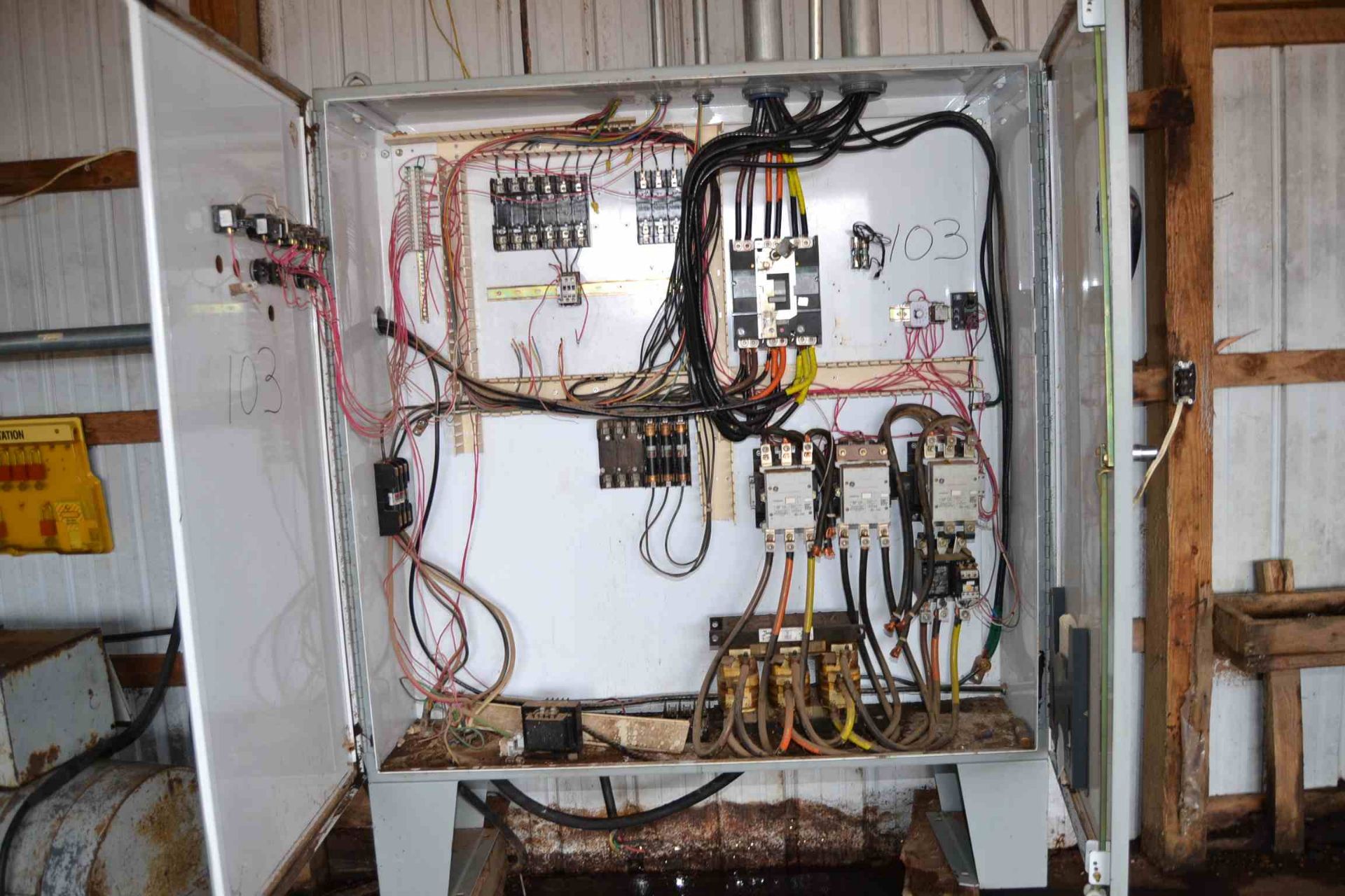 GE 200 HP REDUCED VOLTAGE STARTER W/400 AMP DISCONNECT