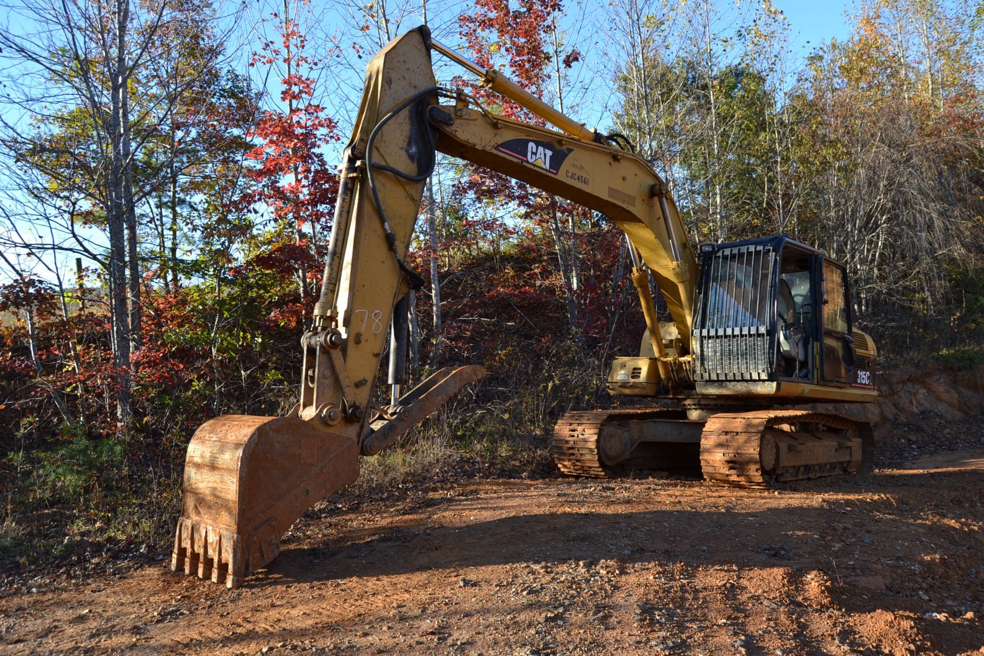 2001 CAT 315CL TRACK EXCAVATOR W/HYDRAULIC THUMB; S/N-0CFT00594