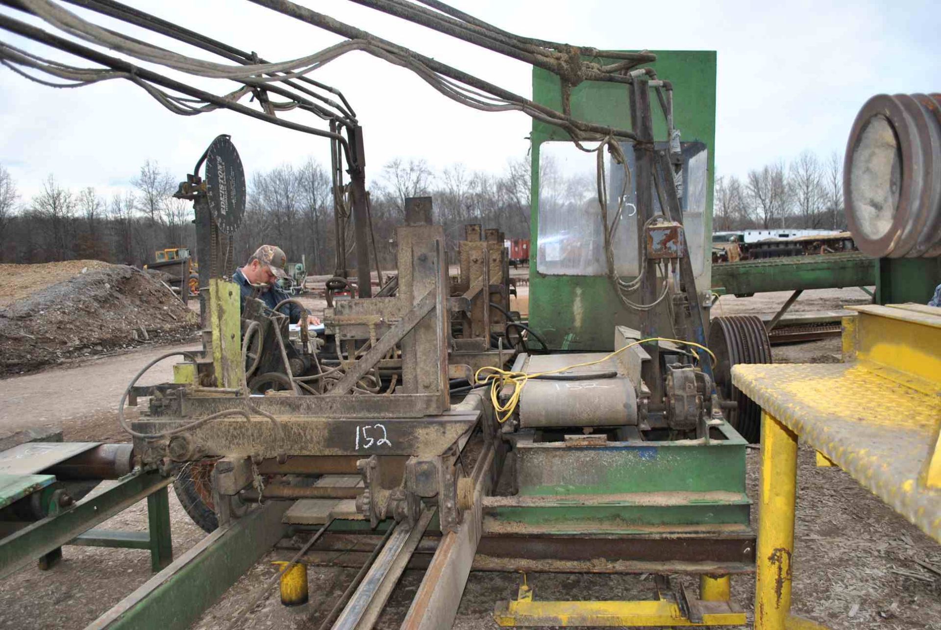 EDMISTON 4 HEAD BLOCK MODULAR MILL W/CHAIN TYPE LOG TURNER; W/HUSK FRAME; W/OFF BEARING BELT; W/40