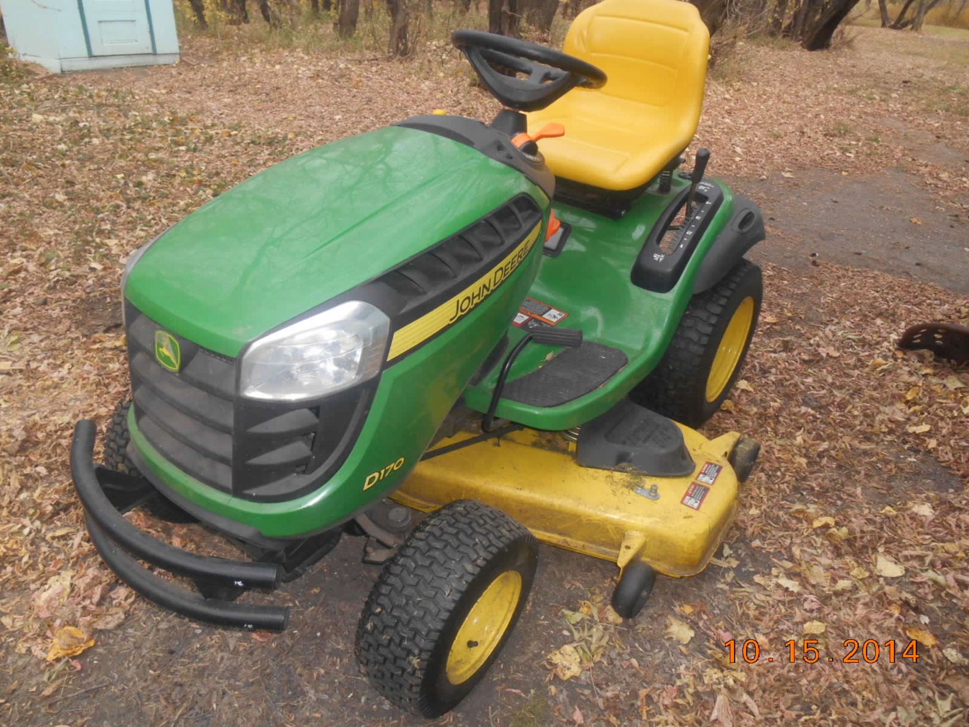 JD 170 54â€ riding lawn mower: hydro, 61 hours, mint