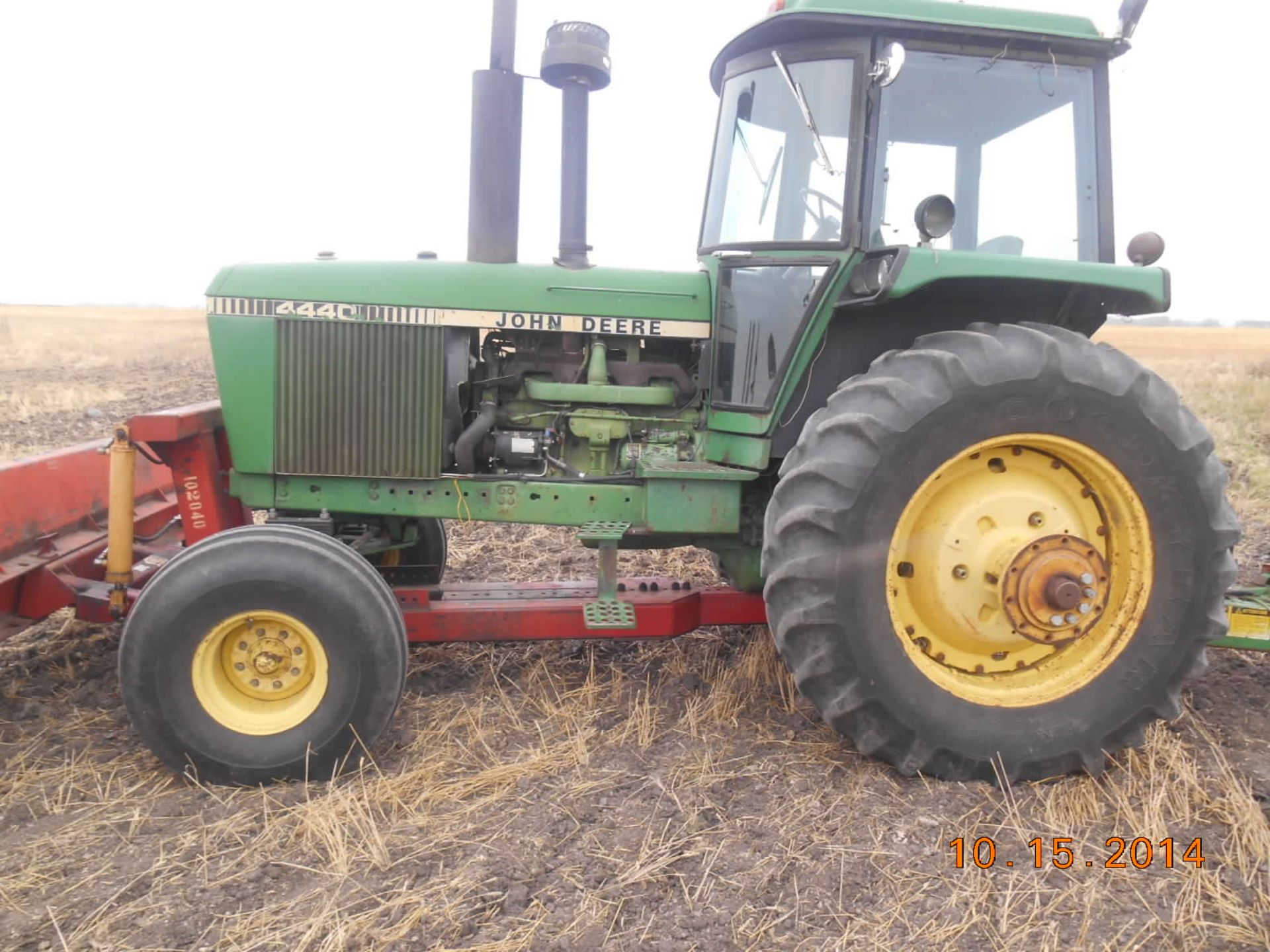 1983 JD 4440 Tractor: cab, air, quad, 20.8x38 rubber, 3 hyd, 8800 hours - Image 4 of 4