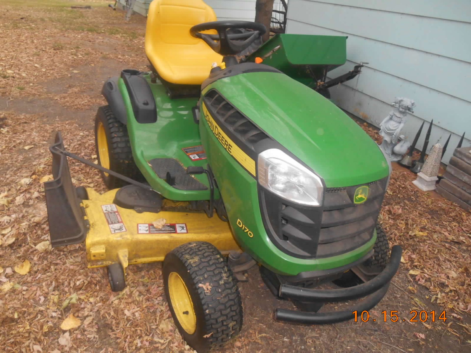 JD 170 54â€ riding lawn mower: hydro, 61 hours, mint - Image 2 of 2