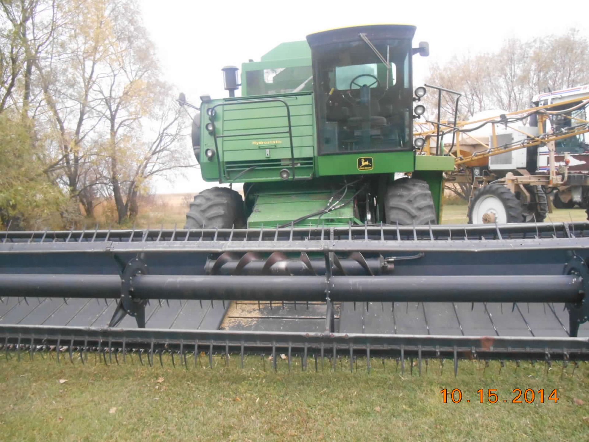 Macdon 960 30â€™ header, pickup reel has own mover, sold separate - Image 2 of 2