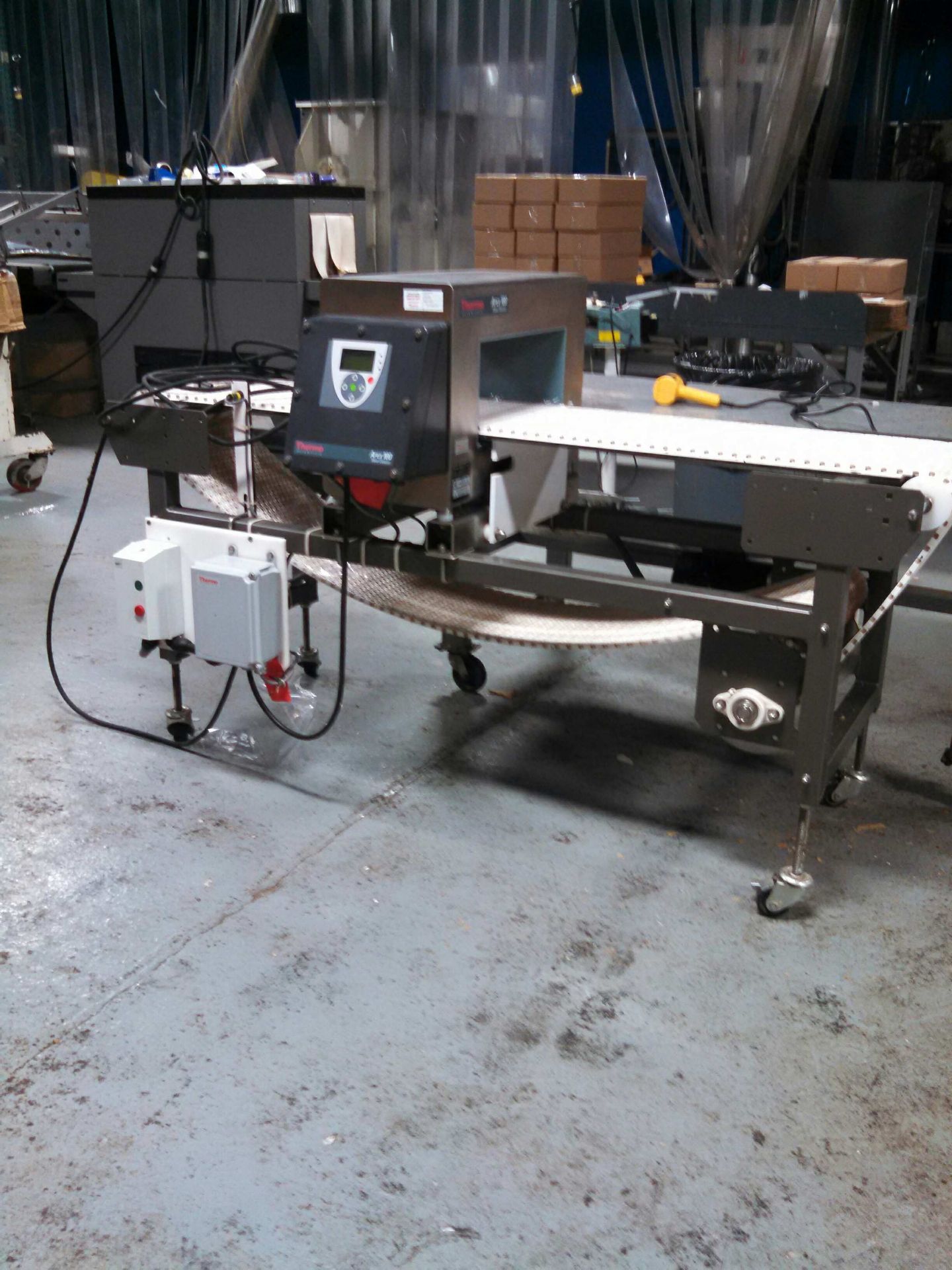 Thermo Scientific Metal Detector with Conveyor