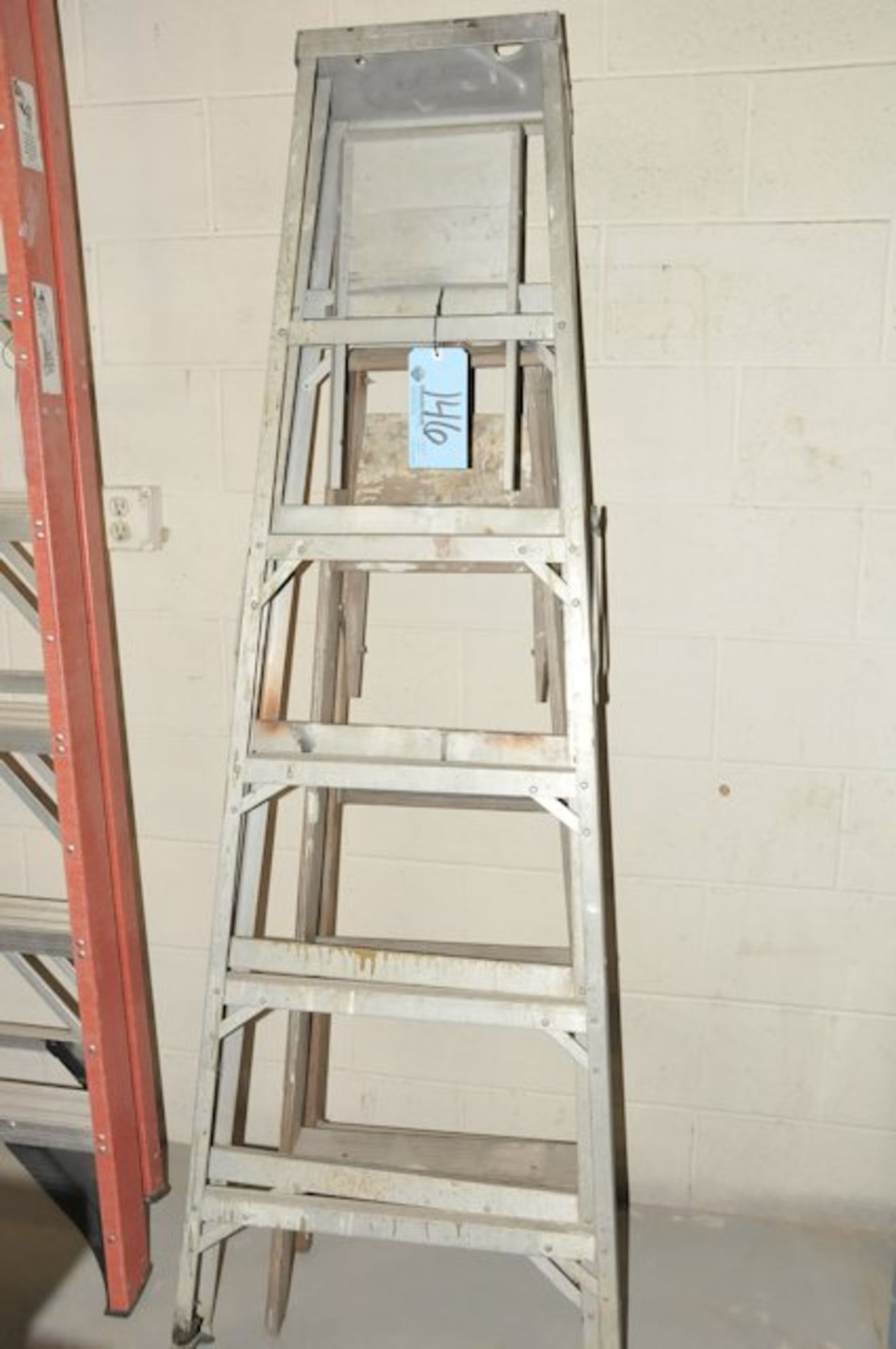 Lot-(1) 6' Aluminum and (1) 5' Wood Step Ladders