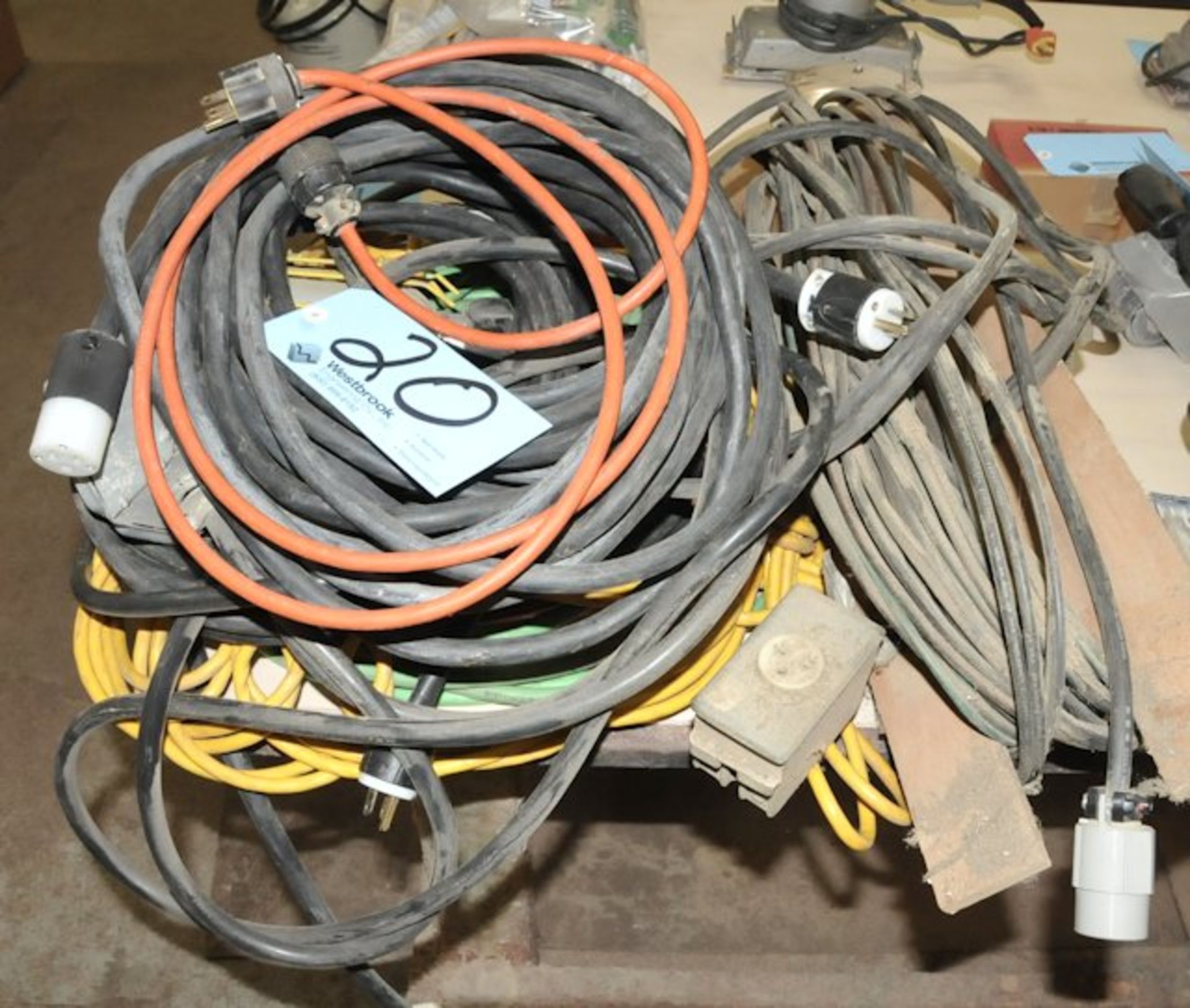 Lot-Extension Cords