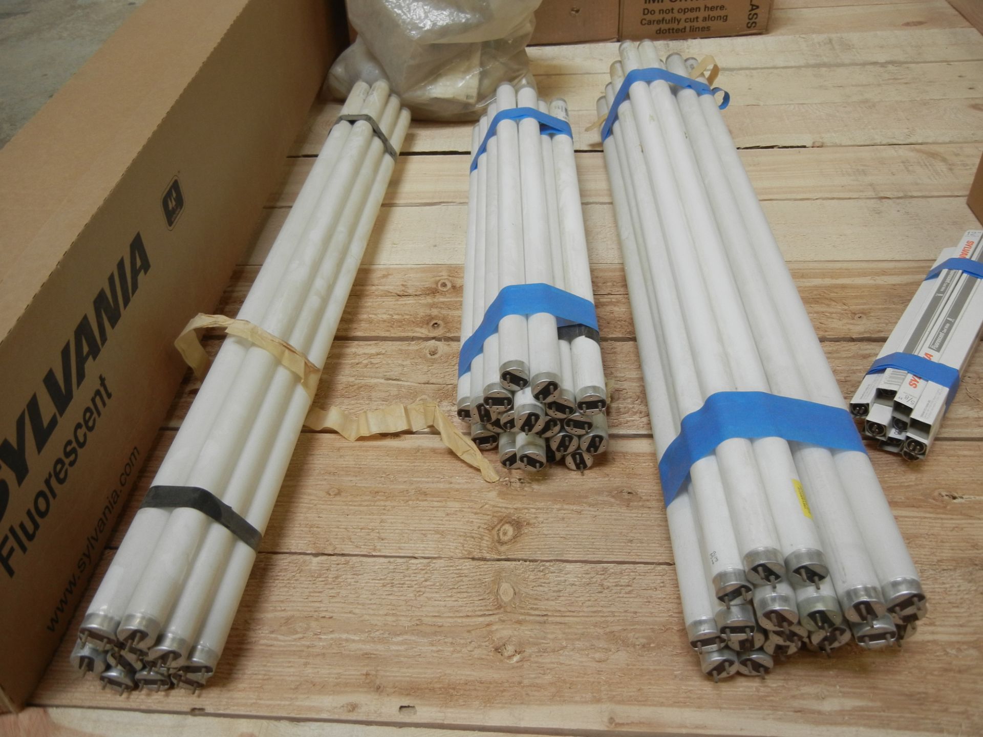 Lot-Fluorescent Light Tubes - Image 3 of 4