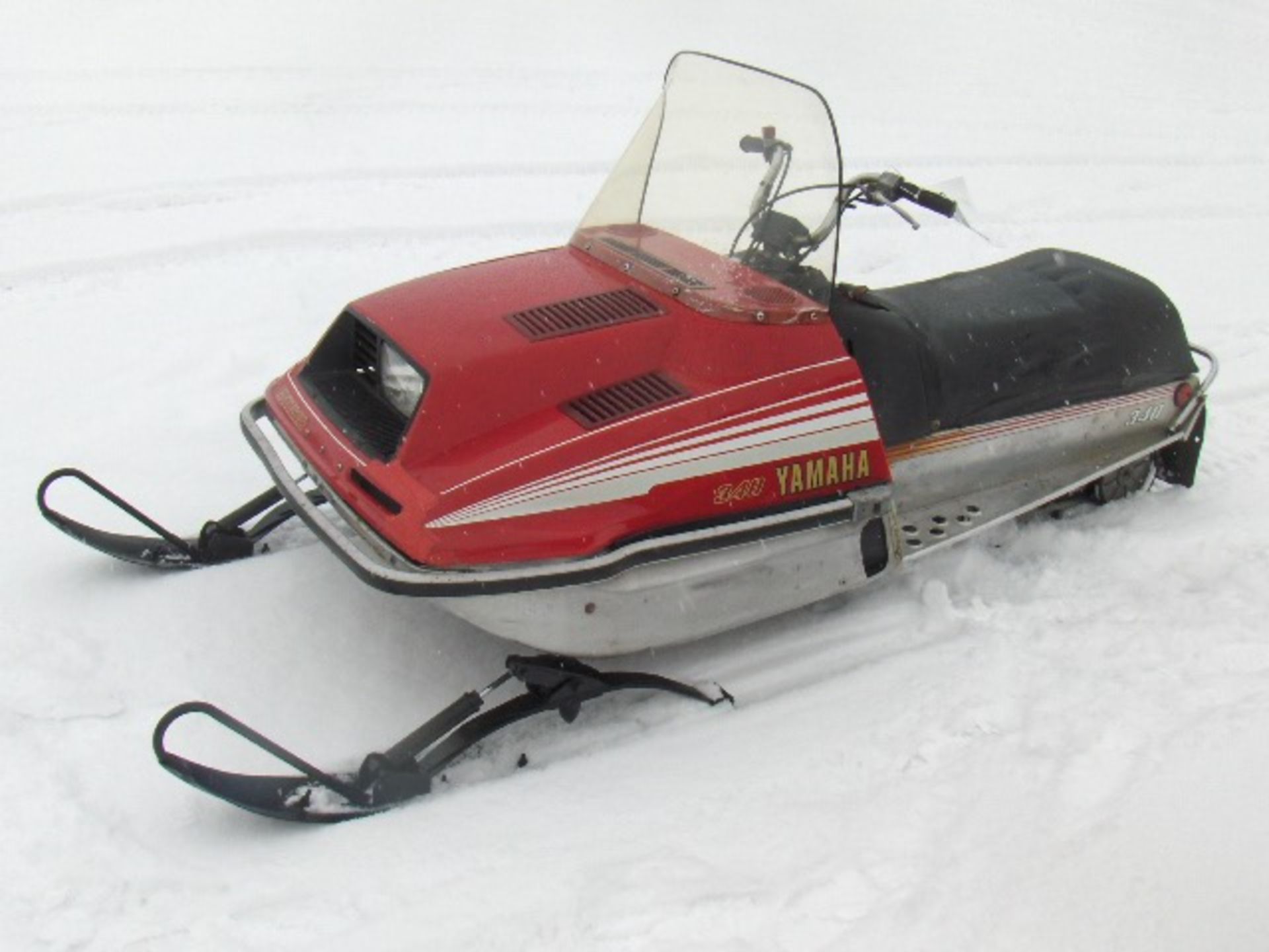 1979 YAMAHA 340 ENTICER  8H5014019 snowmobile, owner started at time of auction check in, new