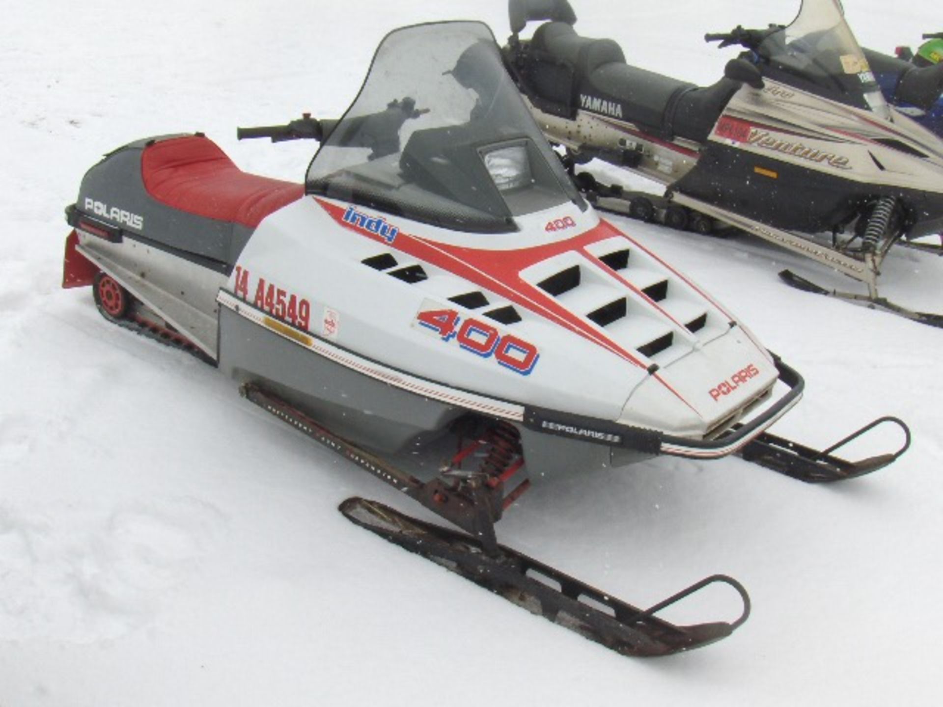 1988 POLARIS 400 INDY  1629912 snowmobile, sold with a signed registration - Image 2 of 4
