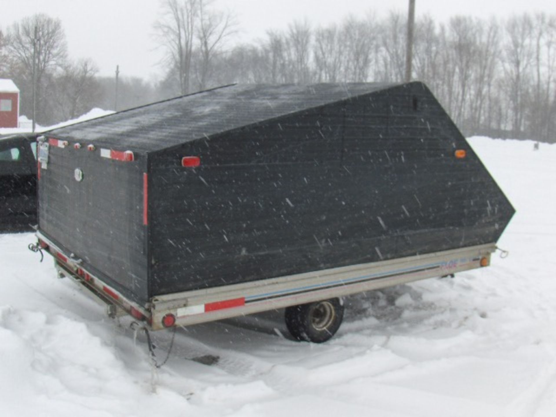 2001 FLOE 1 AXLE 10 FT   4R2101XVM001172 trailer, sold with a signed registration - Image 2 of 2