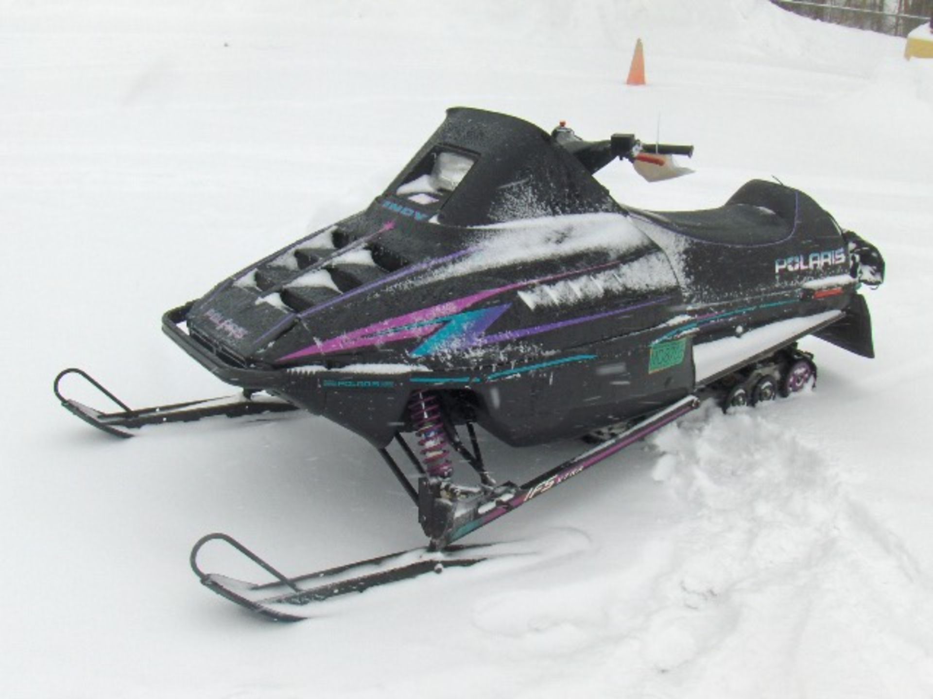 1996 POLARIS 650 RXL  2609775 snowmobile, owner started at time of auction check in, owners