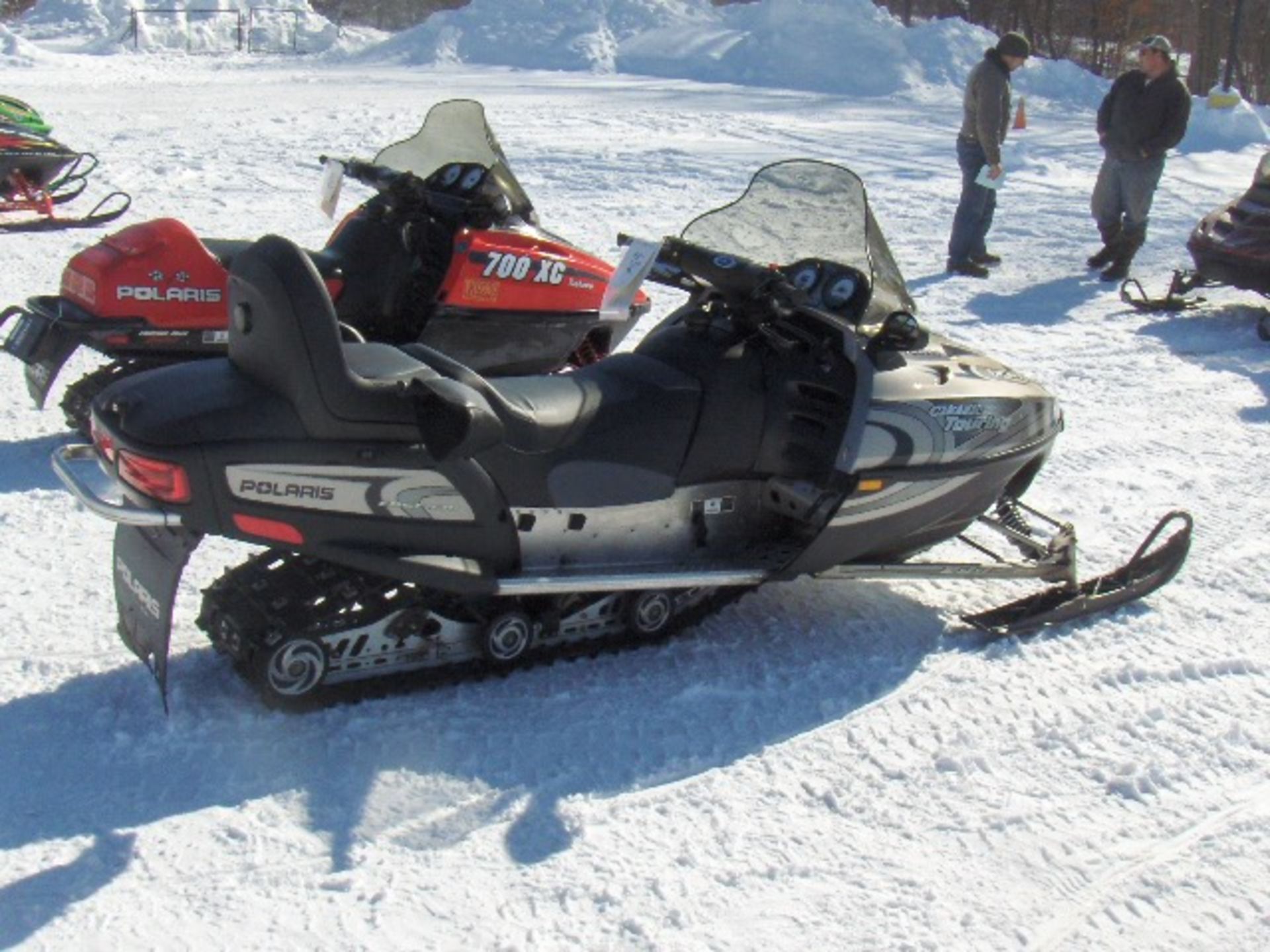 2003 POLARIS 700 CLASSIC TOURING  SN1NT7CS73C342127 snowmobile, owner started at time of auction - Image 3 of 4