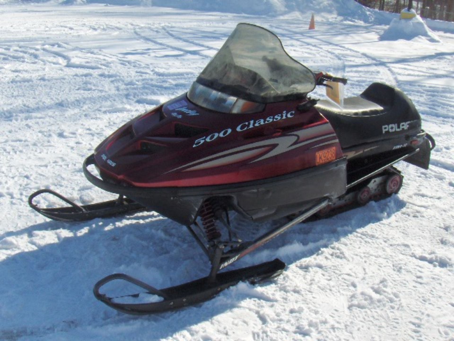 2000 POLARIS 500 CLASSIC  4XASD4B59YC006125 snowmobile, owner started at time of auction check in,