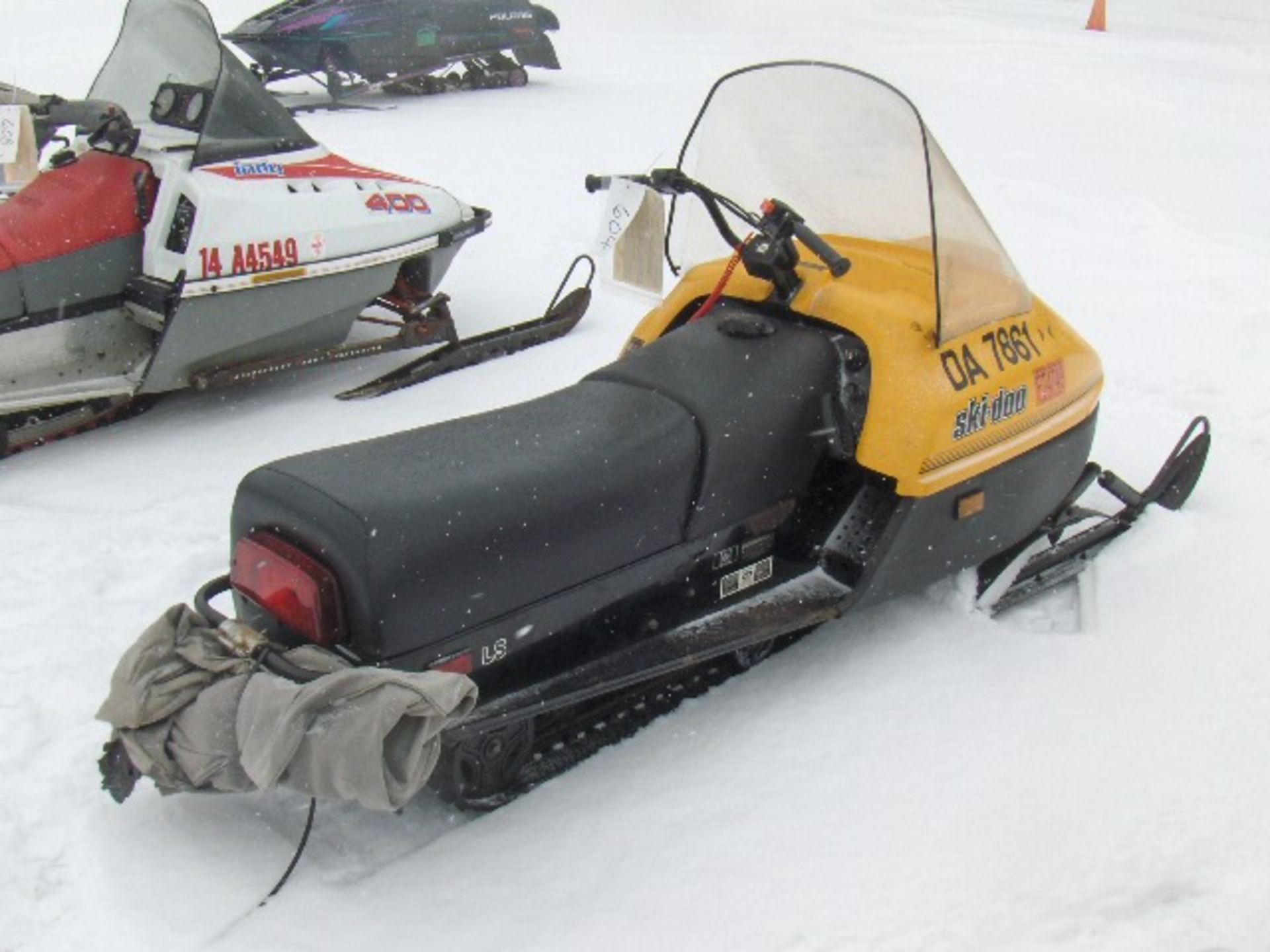 1987 SKI DOO 250 CITATION  321700320 snowmobile, owner started at time of auction check in, - Image 3 of 4