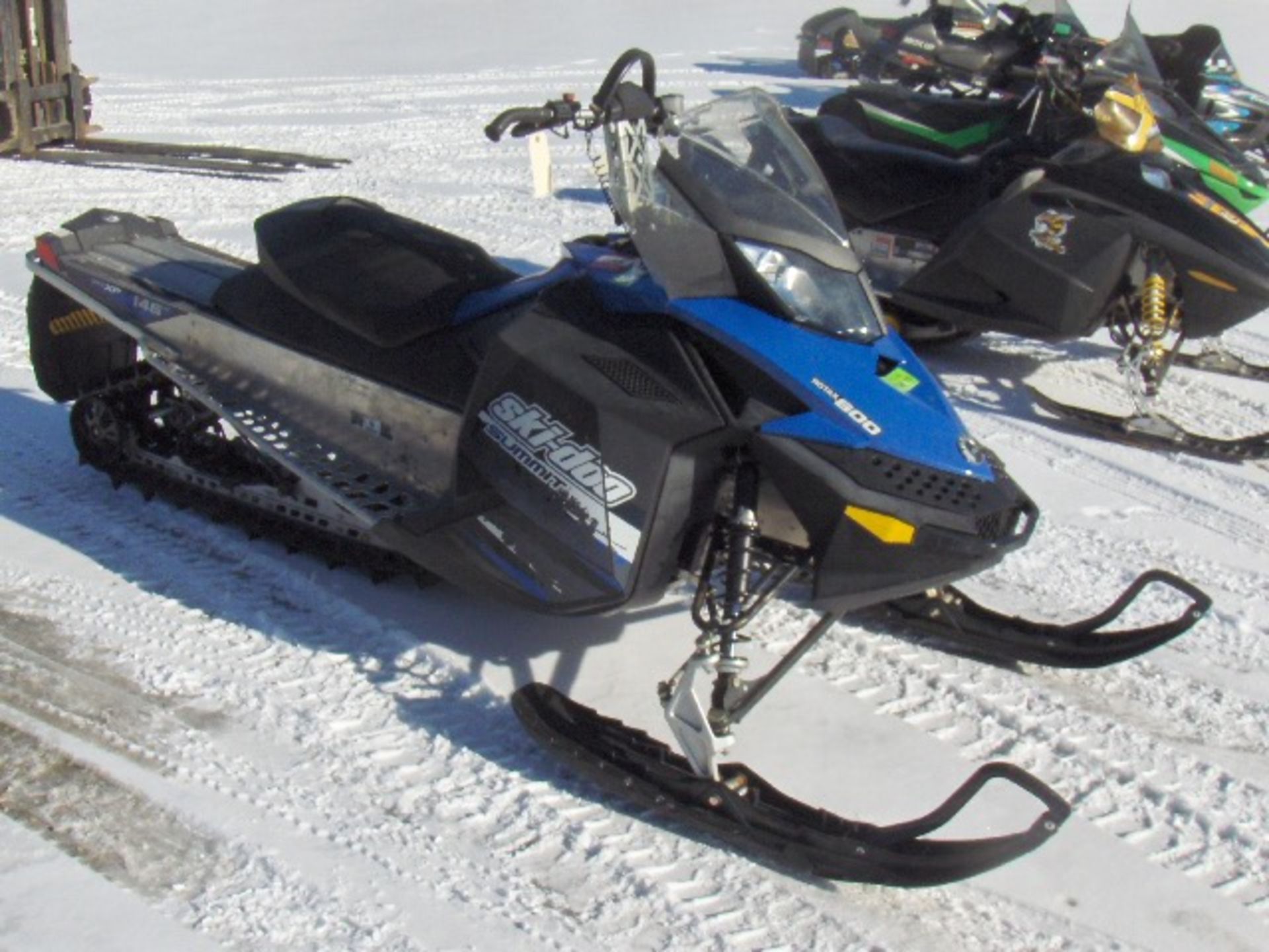 2010 SKI DOO 600 SUMMIT 146''  2BPSCYAA7AU000078 snowmobile, owner started at time of auction - Image 2 of 4