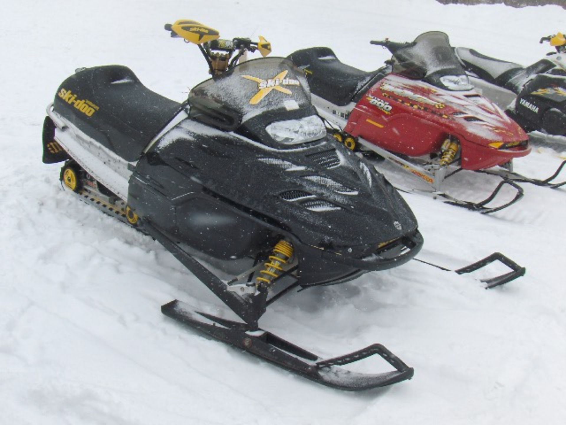 2000 SKI DOO 600 MXZ  2BPS16228YV000117 snowmobile, Ripsaw with dyno port pipe upgrade/suspension - Image 2 of 4