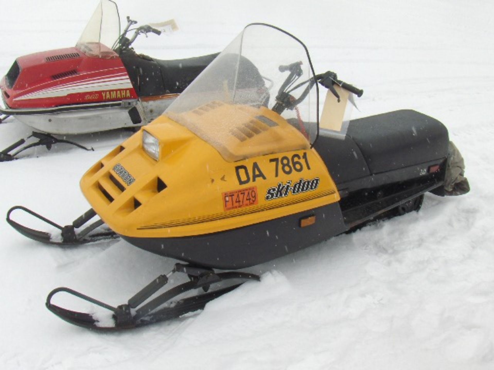 1987 SKI DOO 250 CITATION  321700320 snowmobile, owner started at time of auction check in,