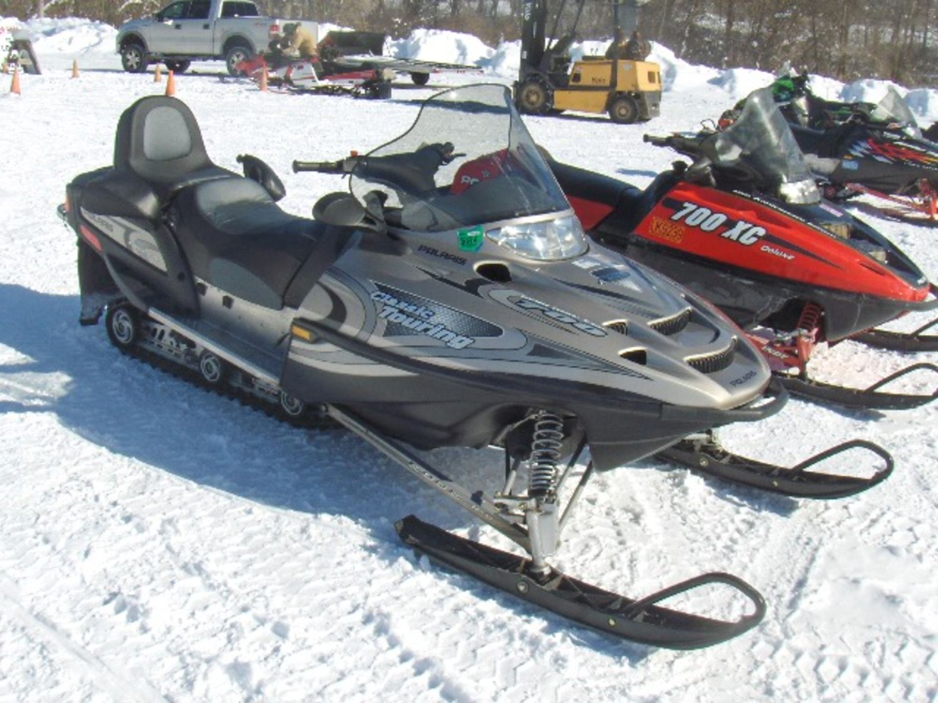 2003 POLARIS 700 CLASSIC TOURING  SN1NT7CS73C342127 snowmobile, owner started at time of auction - Image 2 of 4