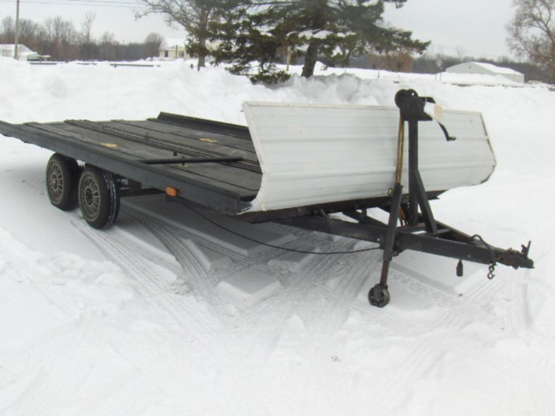 1977 ASSEMBLED 2 AXLE 18'  M245730025229 trailer, 4 place tilt by hoist, drive on, sold with a