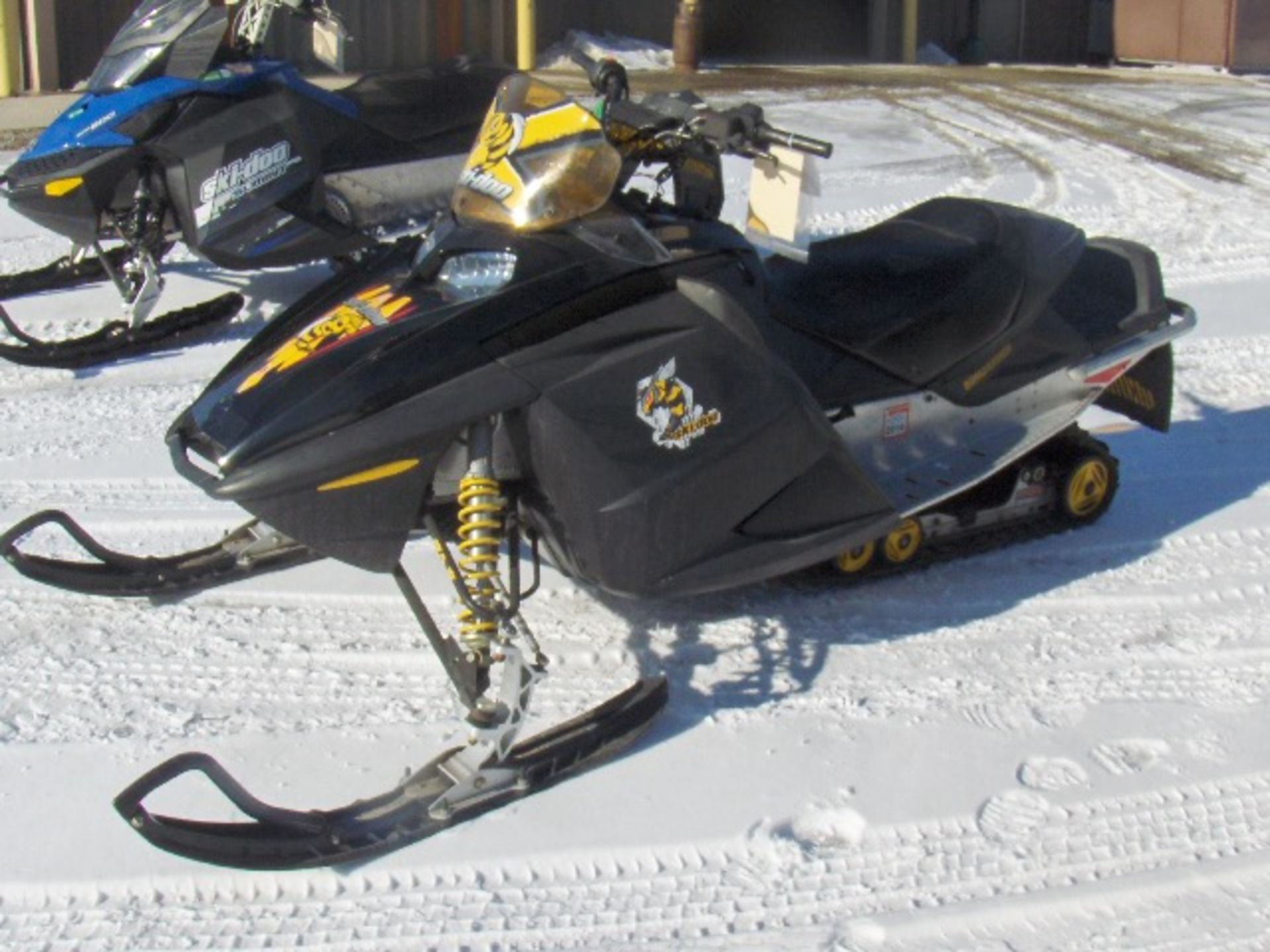 2004 SKI DOO 600 SDI MXZ  2BPS287404V000481 snowmobile, owner started at time of auction check in,