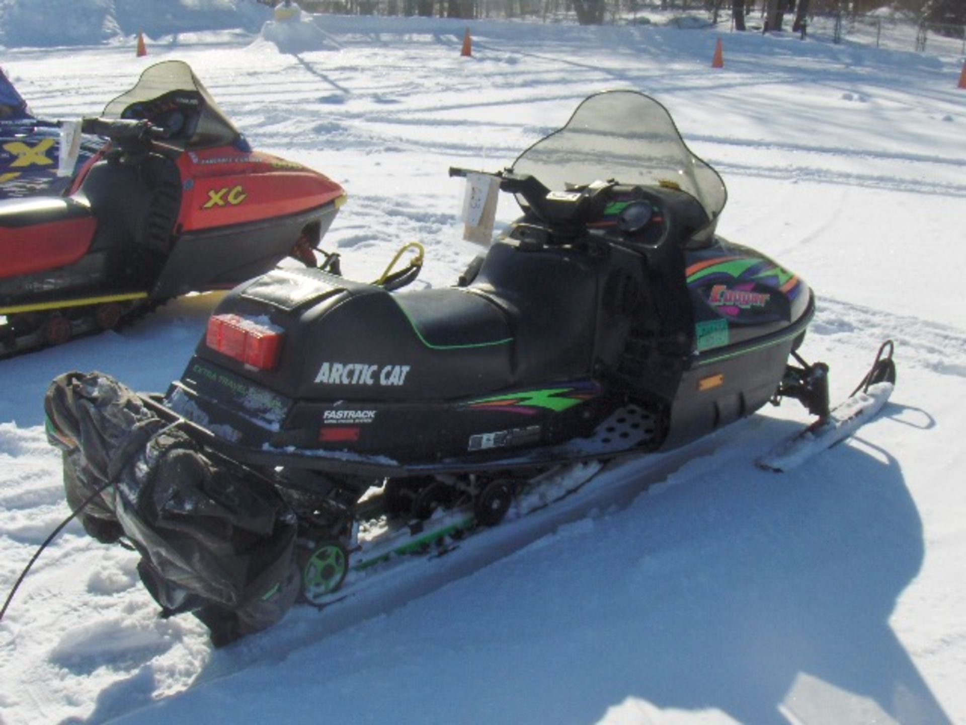 1997 ARCTIC CAT 550 COUGAR  9704424 snowmobile, owner started at time of auction check in, cobra - Image 3 of 4