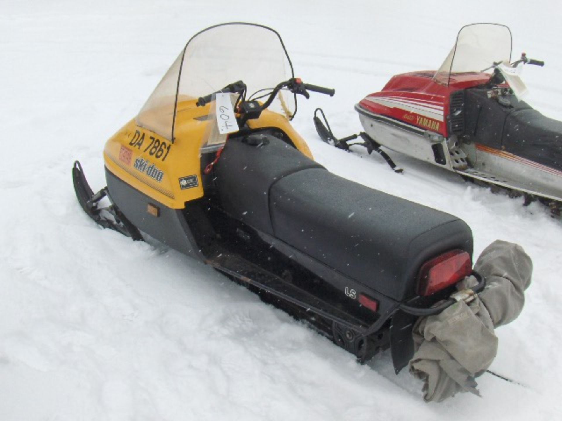1987 SKI DOO 250 CITATION  321700320 snowmobile, owner started at time of auction check in, - Image 4 of 4