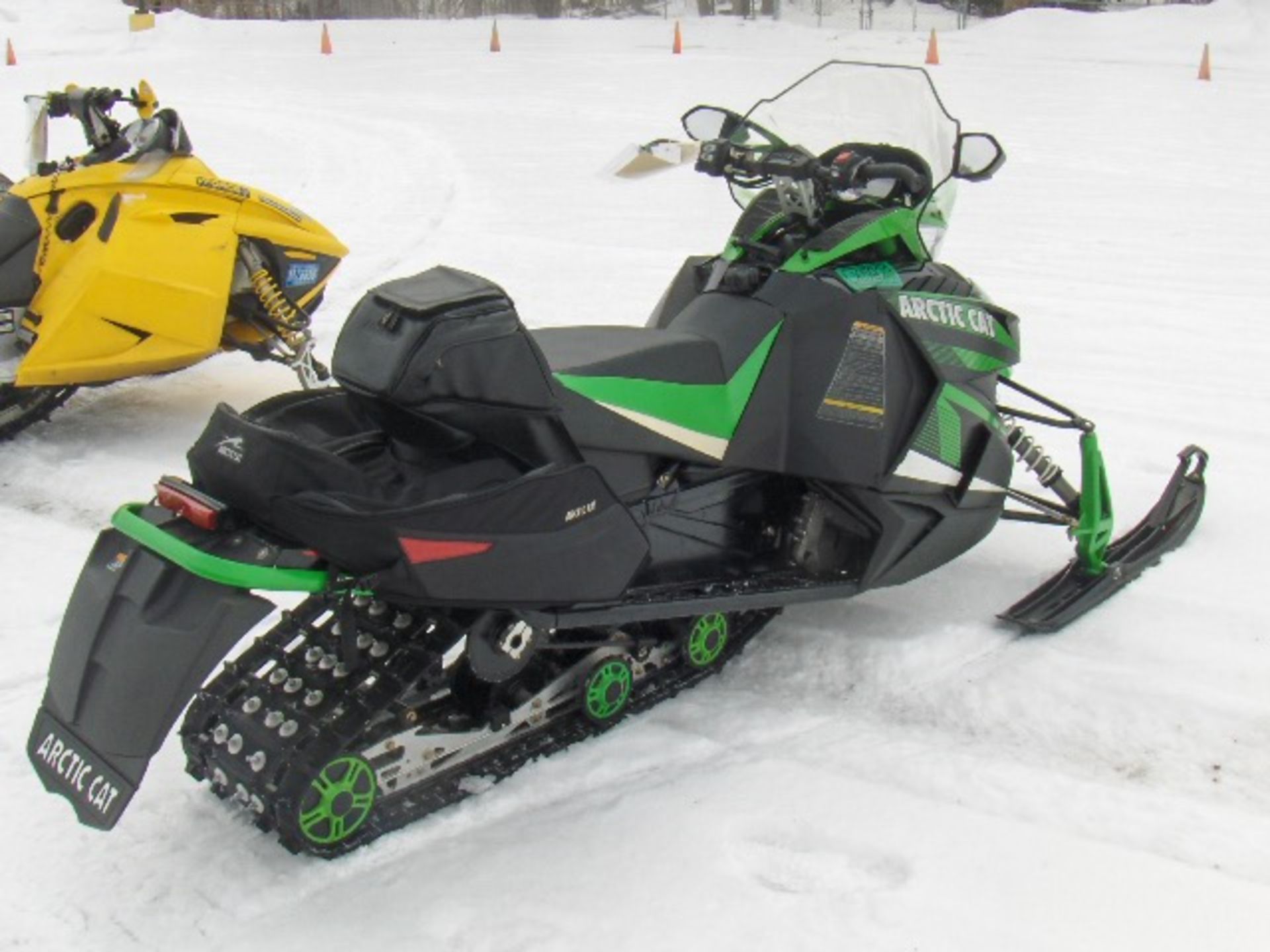 2013 ARCTIC CAT 800 F800 LXR 4UF13SNW0DT124285 Snowmobile, electric start, reverse, sold with a - Image 3 of 3