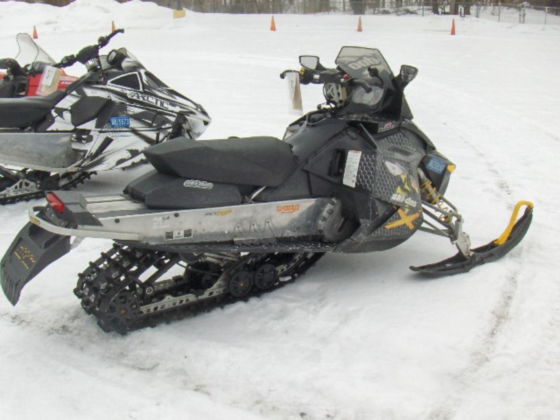 2008 SKI-DOO 800 MXZ 2BPSBB8D58V000798 Snowmobile, owner started at the time of check-in, reverse, - Image 3 of 3