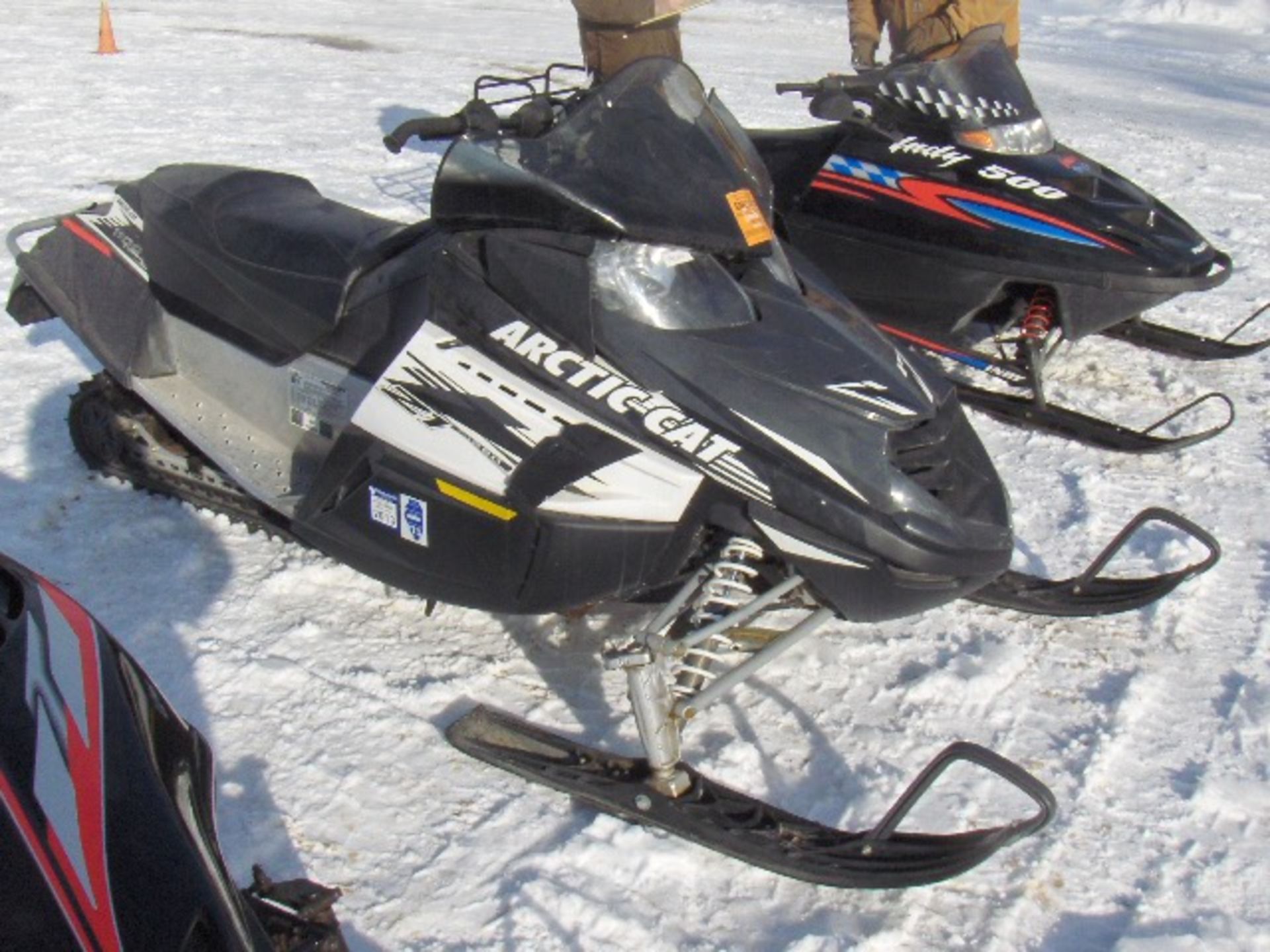 2009 ARCTIC CAT  1100 Z1 TURBO  4UF09SNW39T127067 snowmobile, electric start and reverse, sold - Image 2 of 2