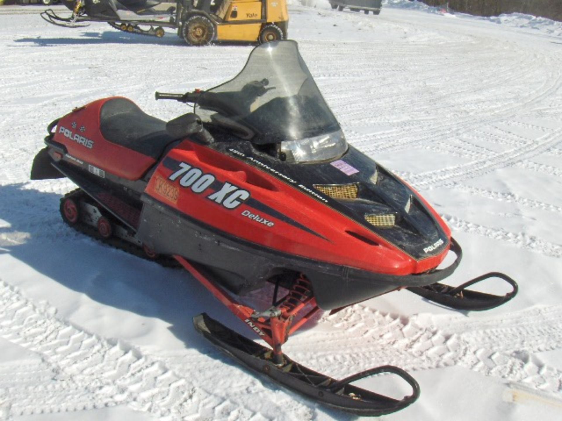2000 POLARIS 700 XC DELUXE 4XASD7AS3YB051649 snowmobile, owner started at time of check-in, electric - Image 2 of 5