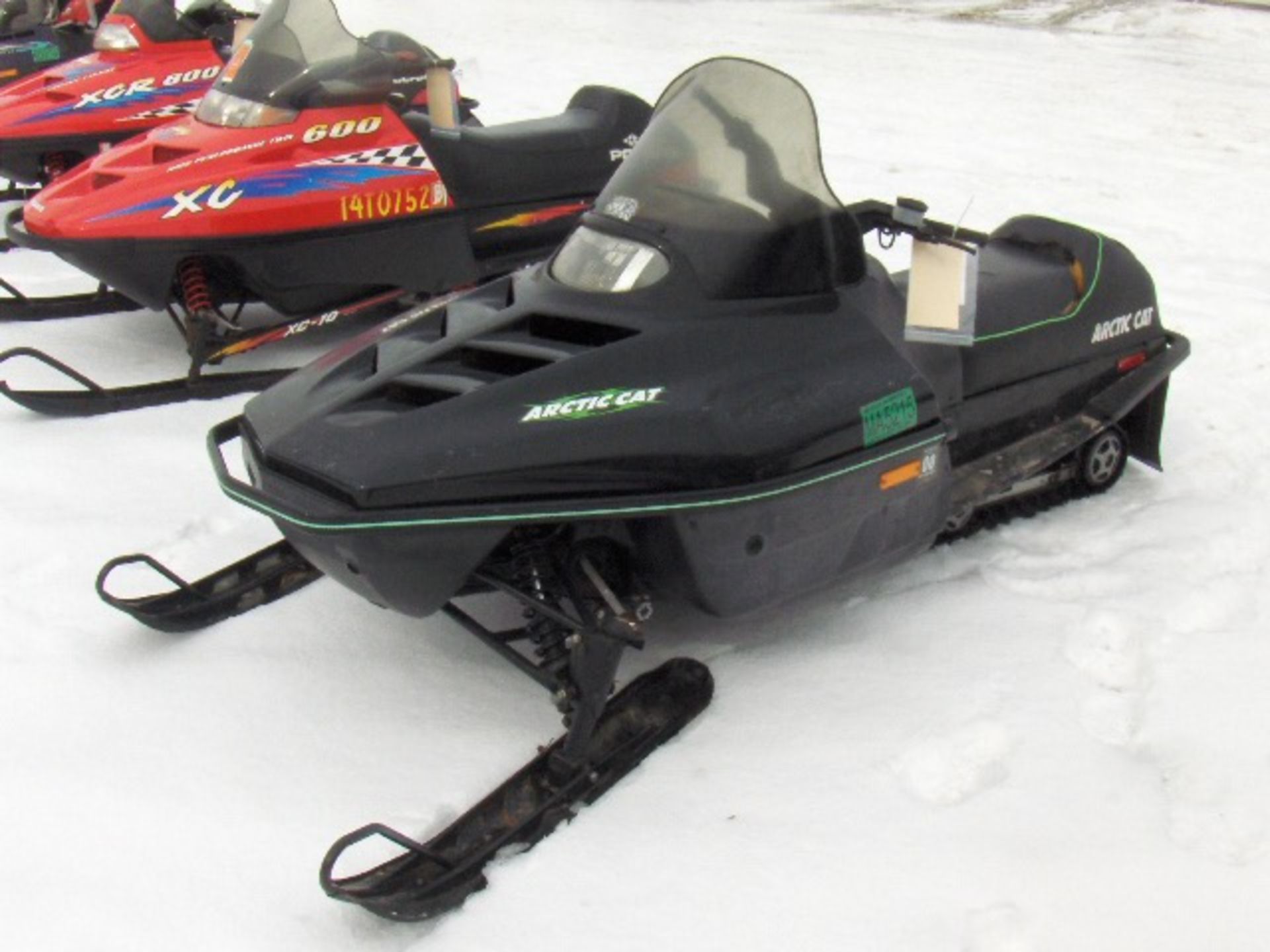 1995 ARCTIC CAT 580 EXT EFI 9516372 snowmobile, owner started at time of check-in, sold with a
