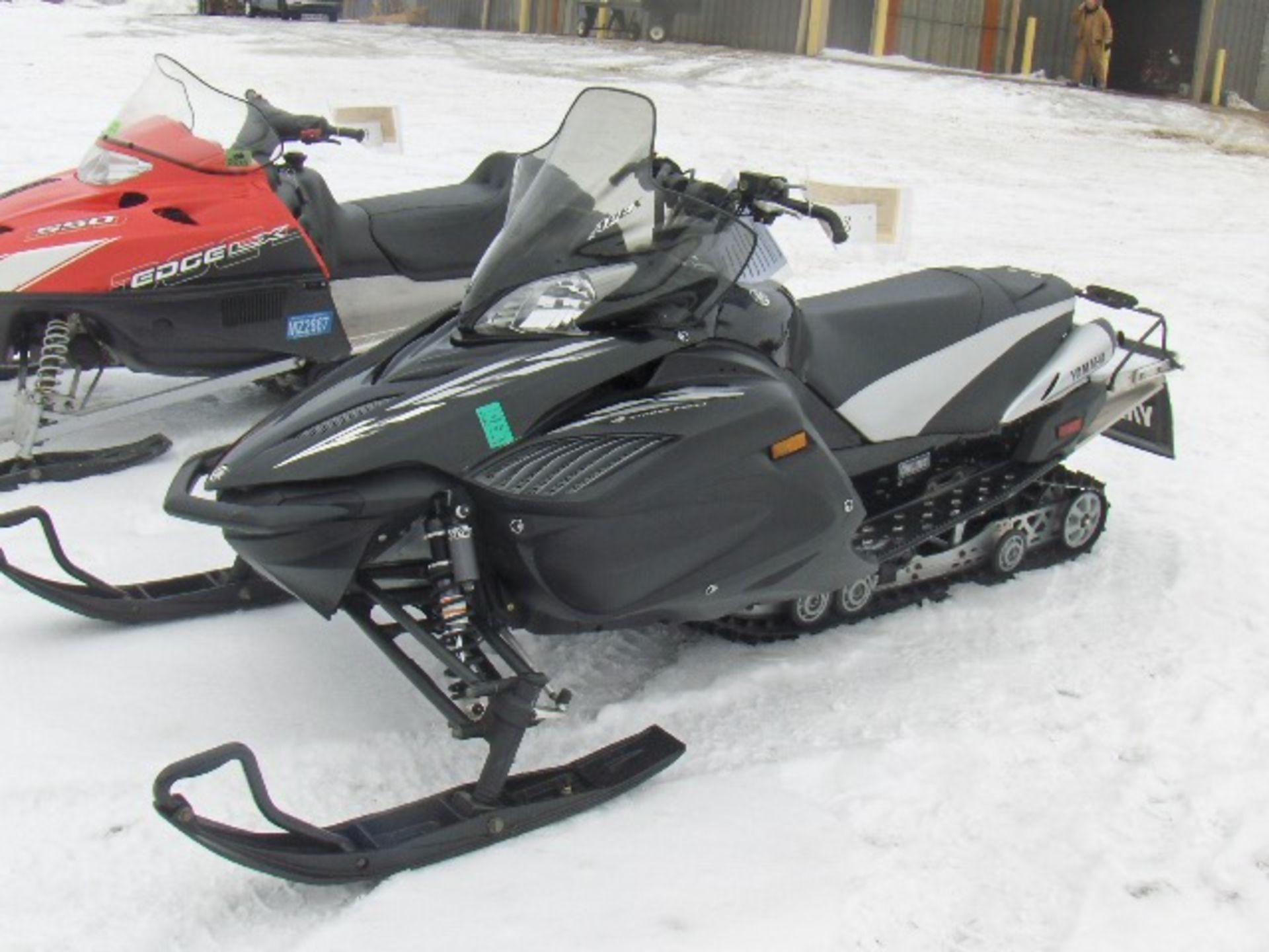 2006 YAMAHA 998 APEX GT JYE8GD00X6A003927 Snowmobile,owner started at the time of check-in, electric