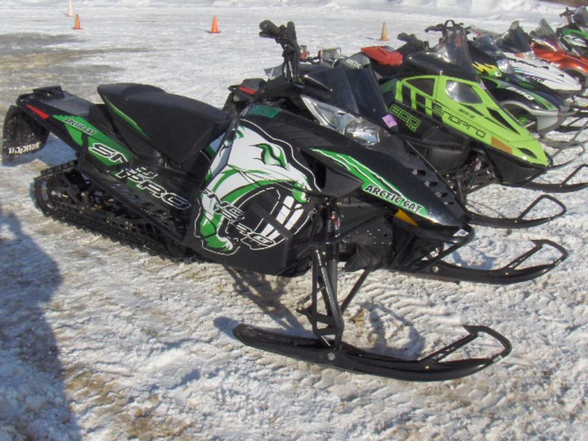 2012 ARCTIC CAT  1100 XF SNO PRO  4UF12SNW2CT127318 snowmobile, sold with a signed registration - Image 2 of 2