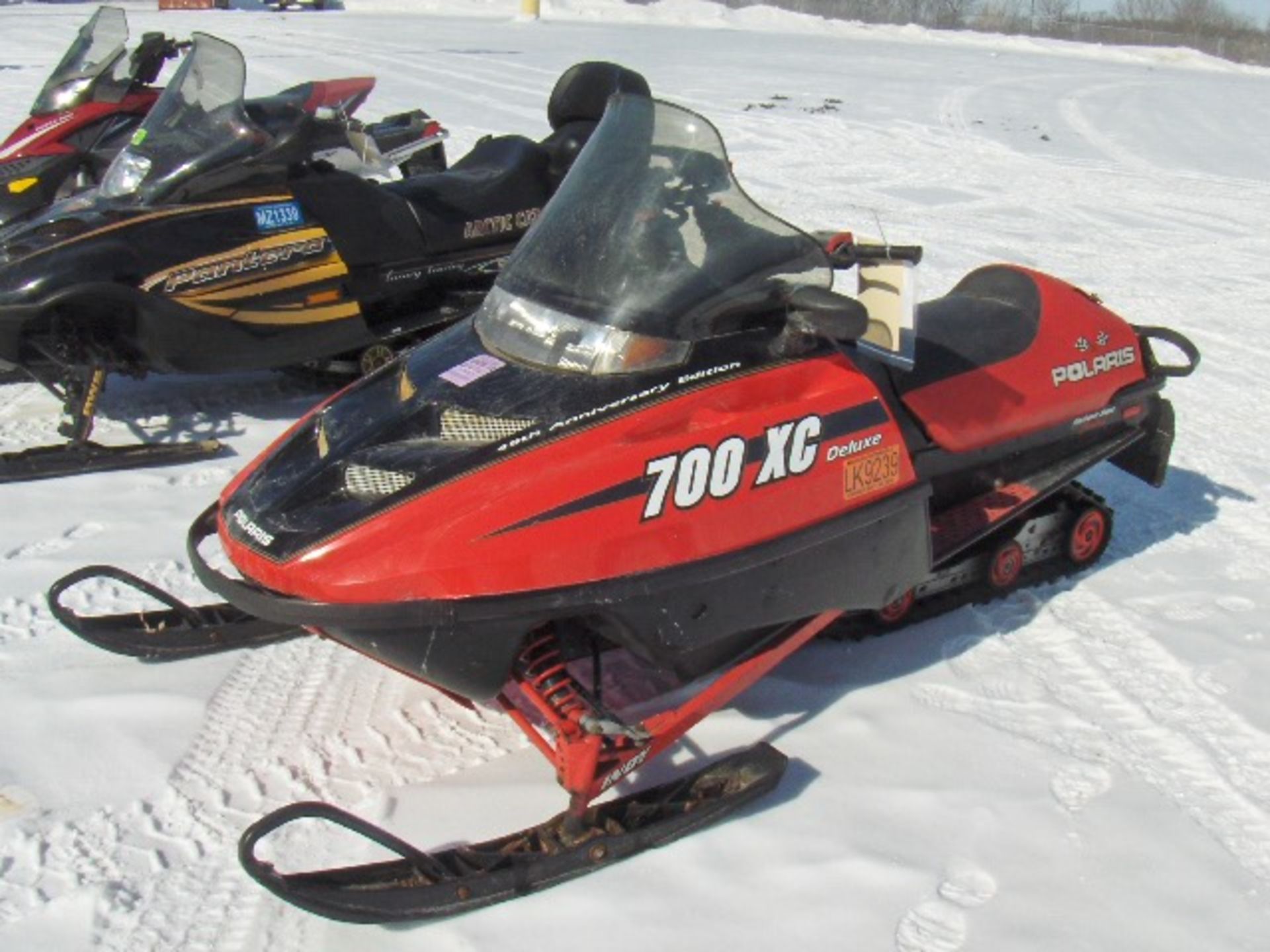 2000 POLARIS 700 XC DELUXE 4XASD7AS3YB051649 snowmobile, owner started at time of check-in, electric