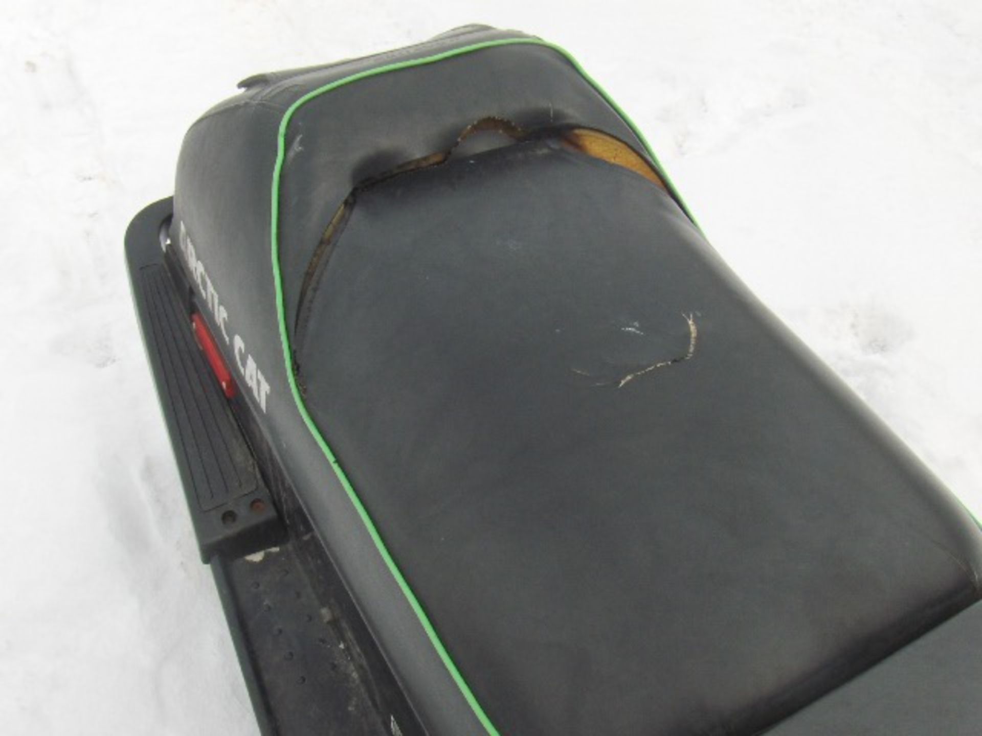 1995 ARCTIC CAT 580 EXT EFI 9516372 snowmobile, owner started at time of check-in, sold with a - Image 3 of 3