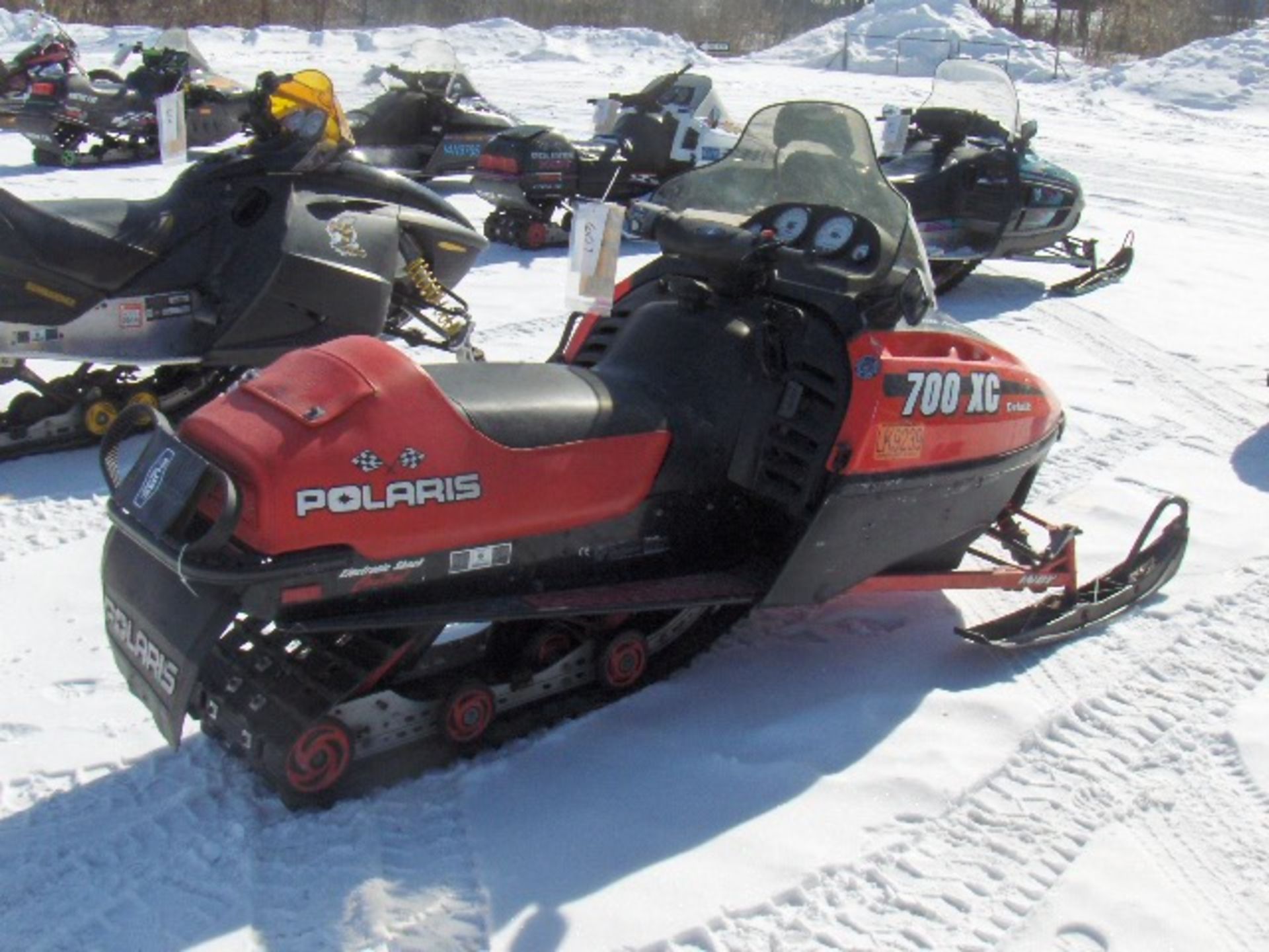 2000 POLARIS 700 XC DELUXE 4XASD7AS3YB051649 snowmobile, owner started at time of check-in, electric - Image 4 of 5