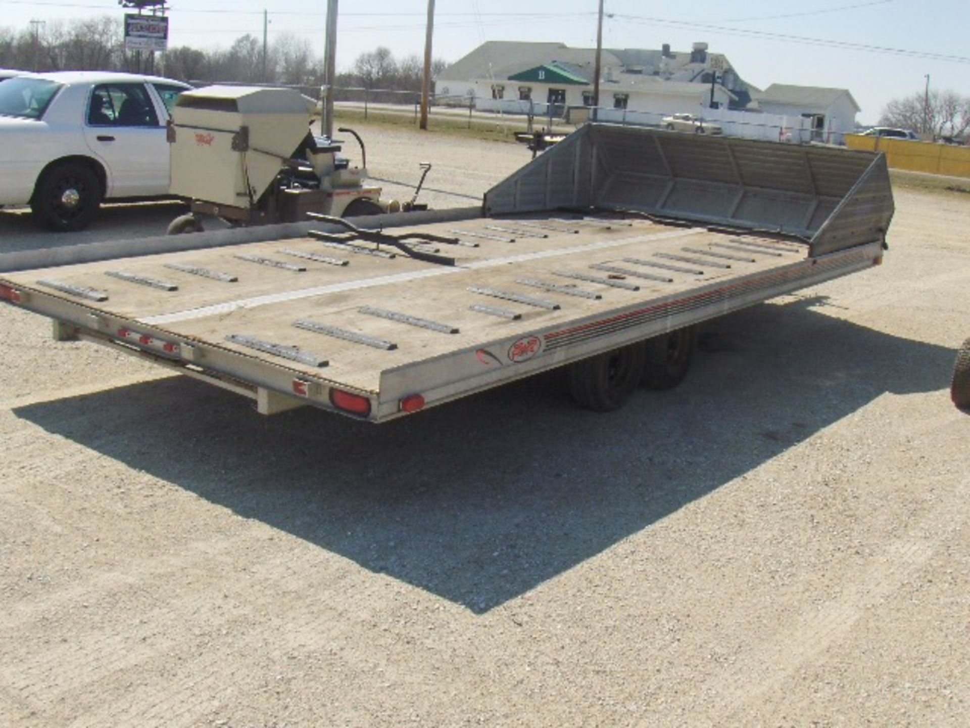 2000 R & R 2 AXLE 18'  1RNR9908ST18R1333 trailer, aluminum slush guard, sold with a signed - Image 3 of 3