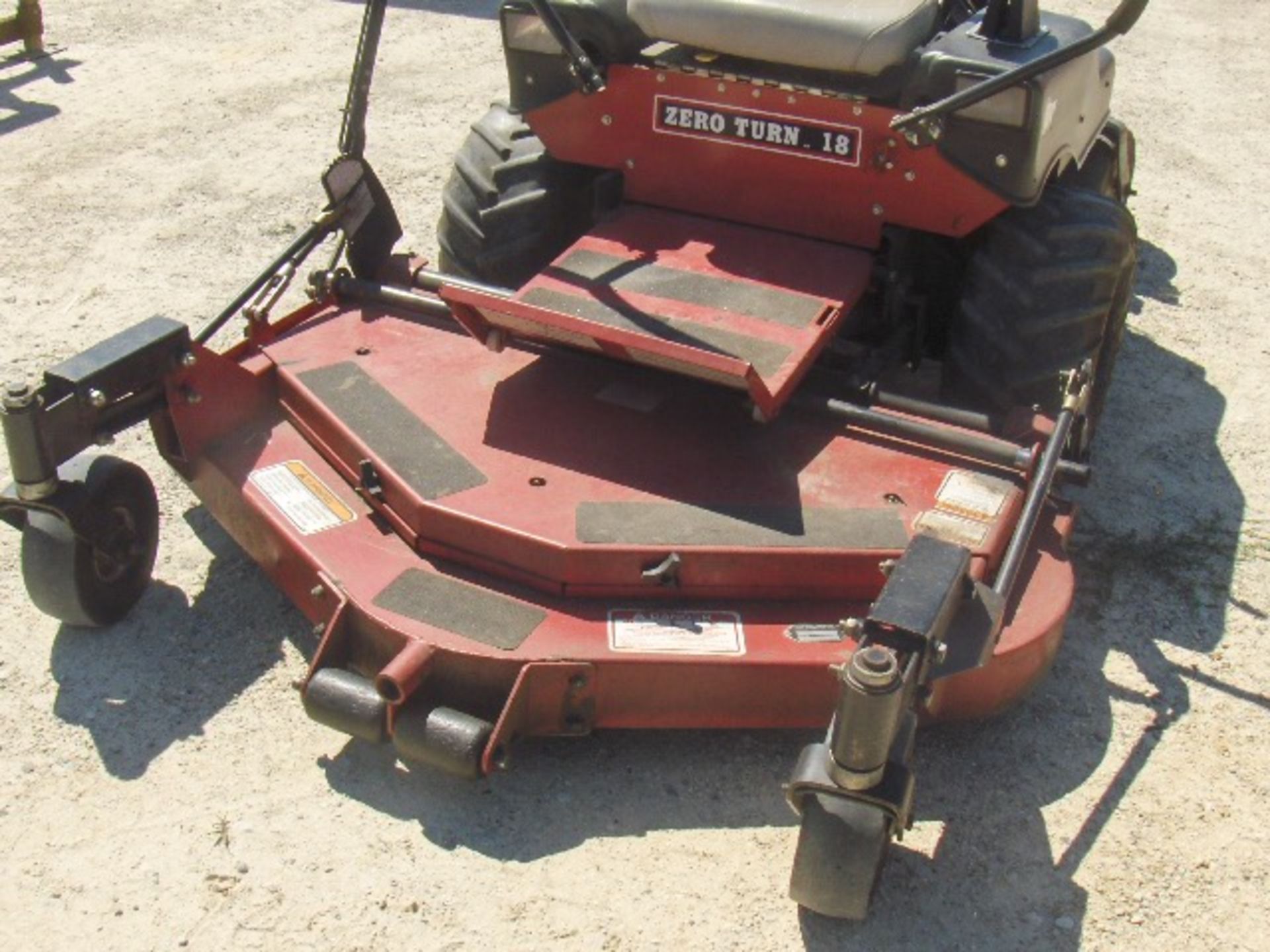 2001 Bush Hog, ZT 18HP, Zero turn mower, Owner started at time of auction check in, electric - Image 4 of 4