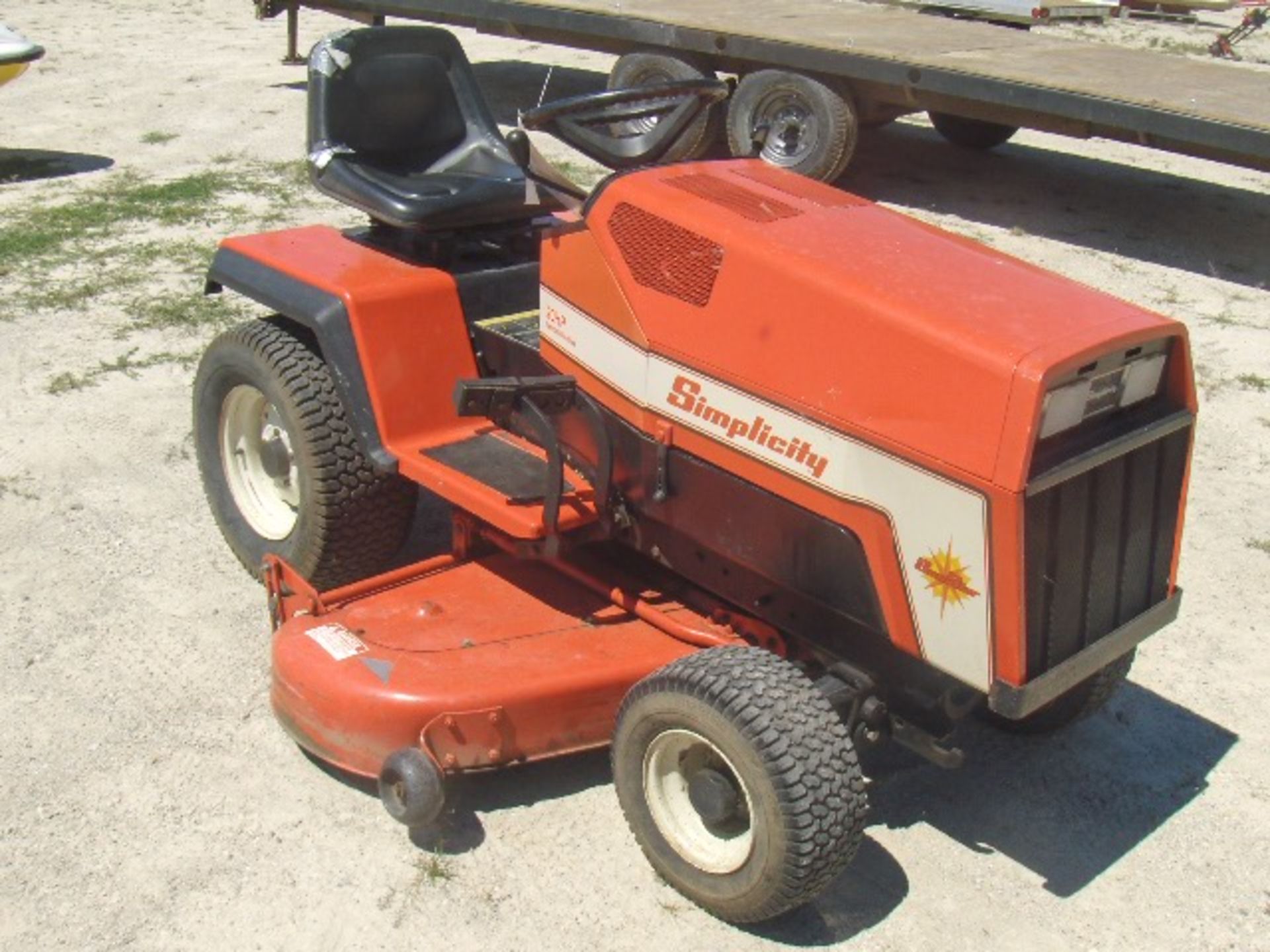 1980 'S SIMPLICITY 20HP SUN STAR SUN STAR  1692454 garden tractor, electric start and reverse,