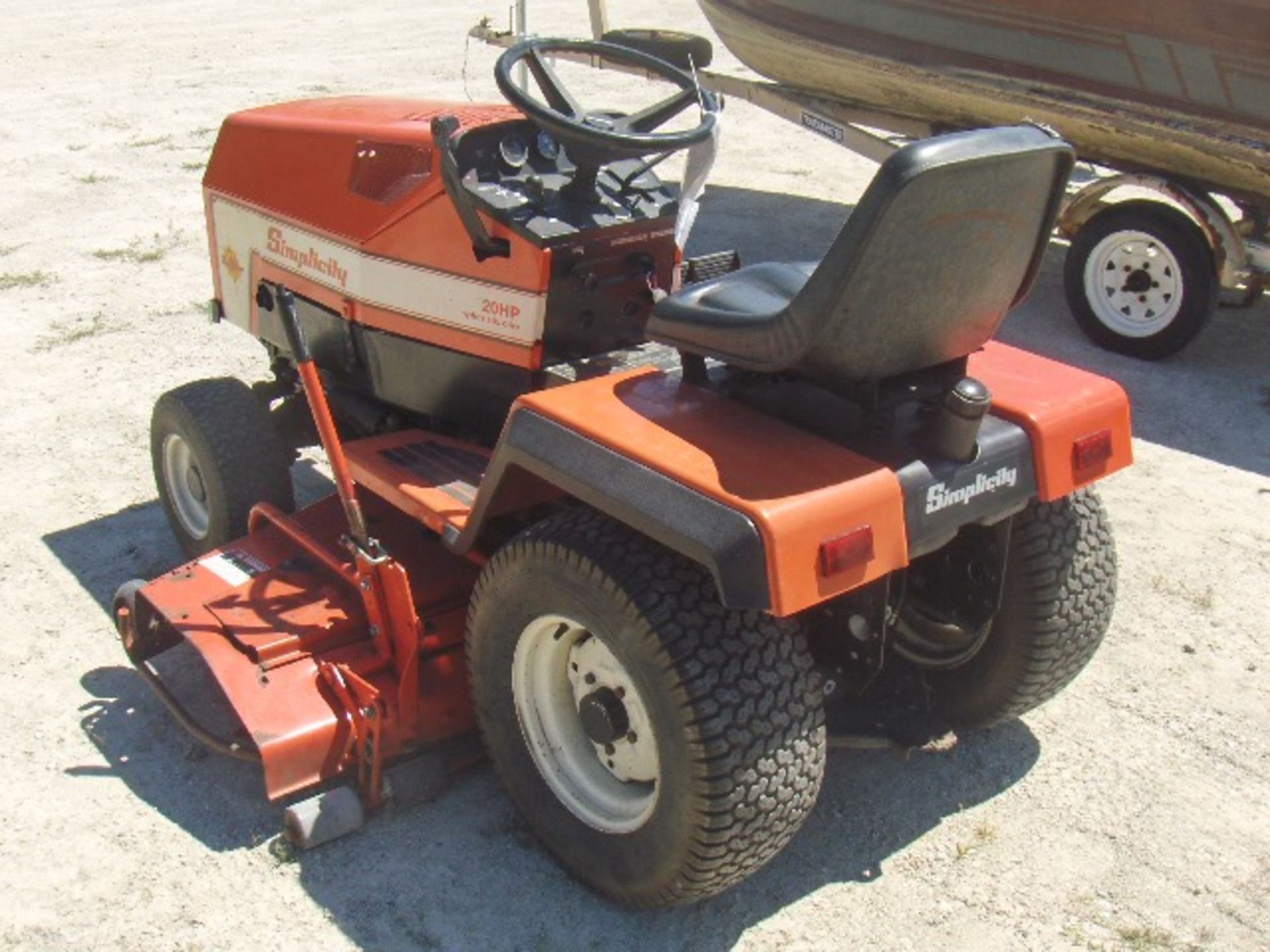 1980 'S SIMPLICITY 20HP SUN STAR SUN STAR  1692454 garden tractor, electric start and reverse, - Image 2 of 2