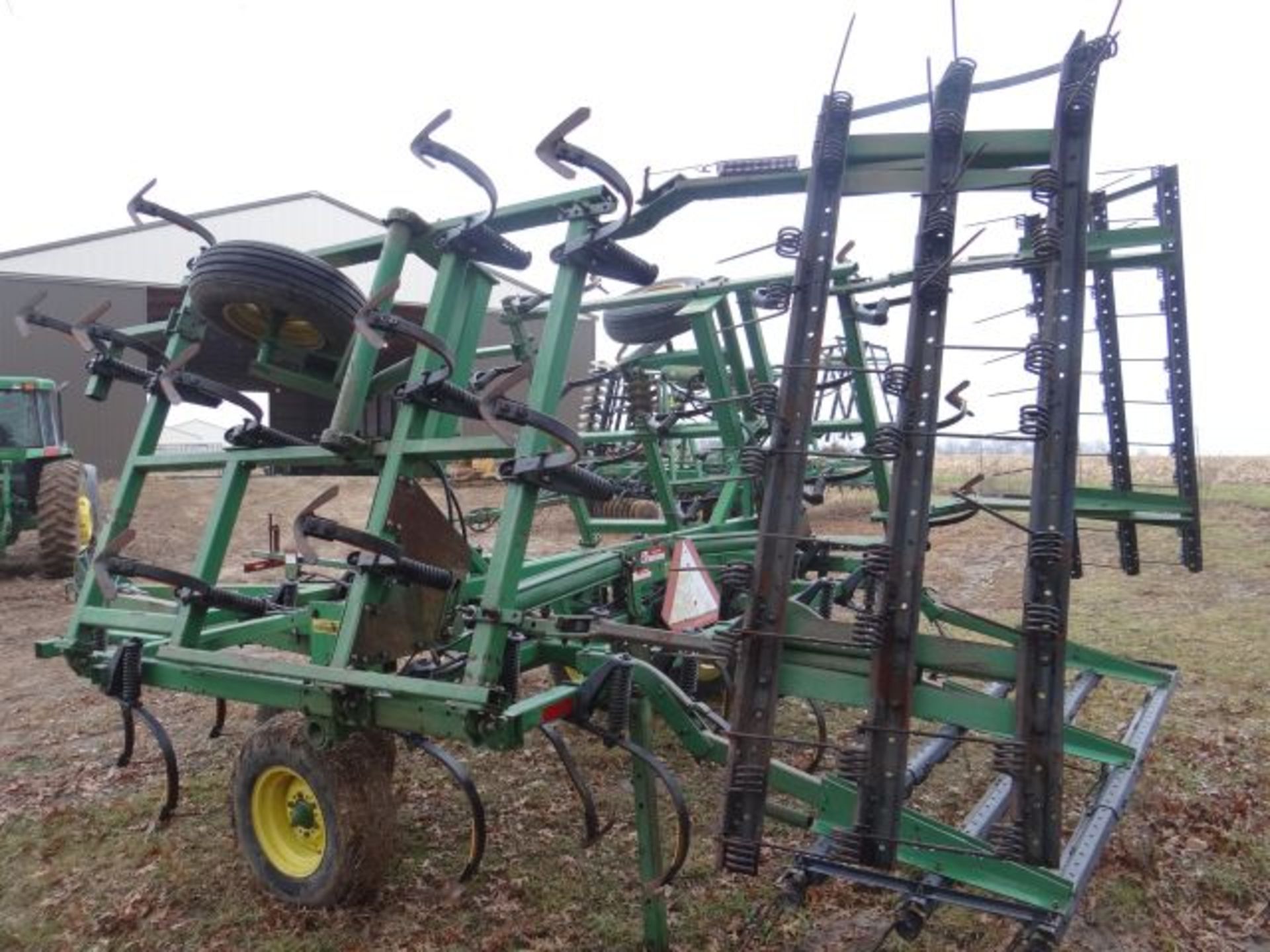 JD 960 Field Cultivator - Image 3 of 3