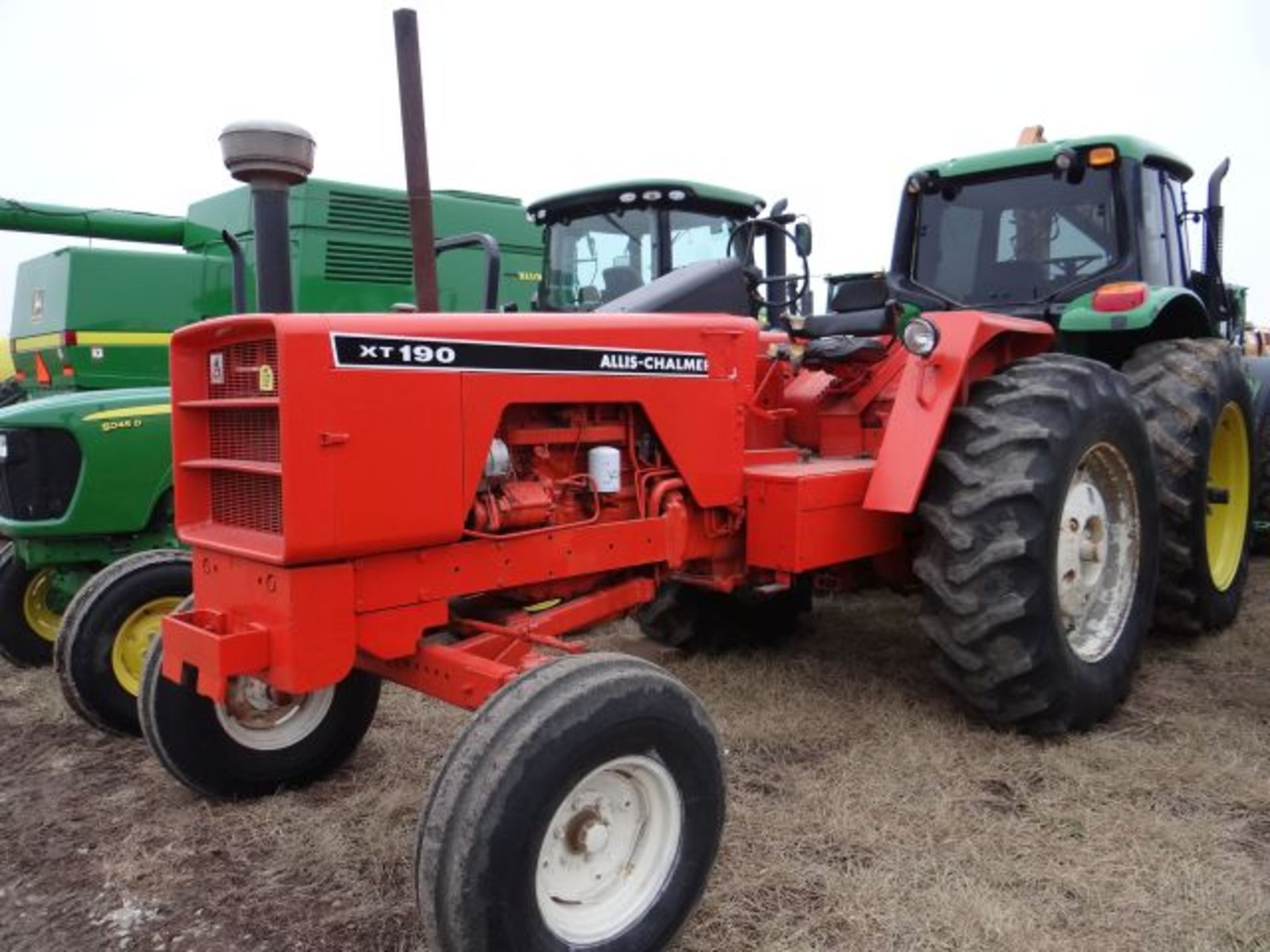 Lot # 1167 AC 190XT Tractor, 1966 #110077, OS, Diesel, 2 SCVs, Does Not Jump out of Gear
