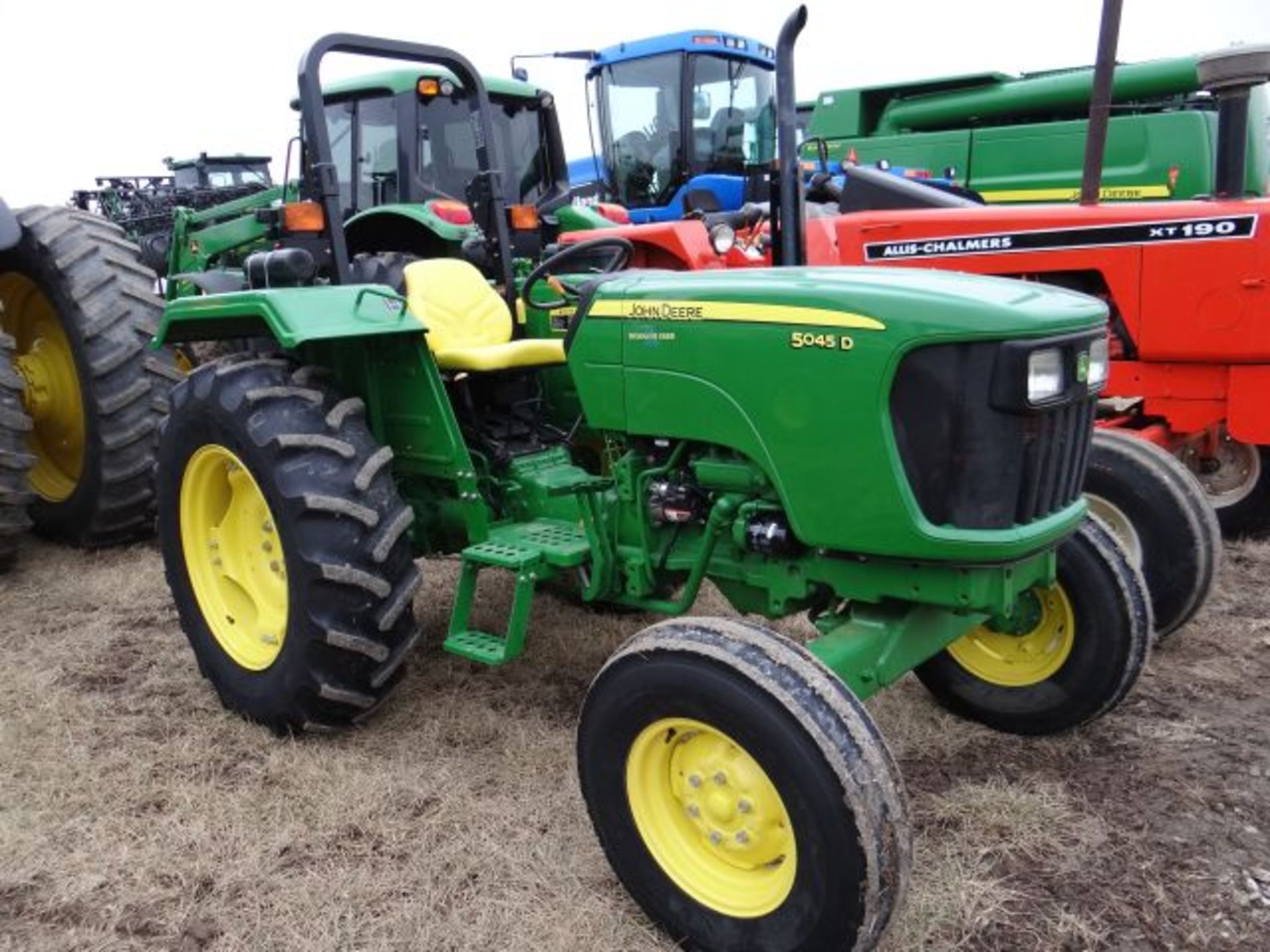 Lot # 1207 JD 5045D Tractor, 2012 #110115, 342 hrs, 2wd, 1 SCV - Image 2 of 4