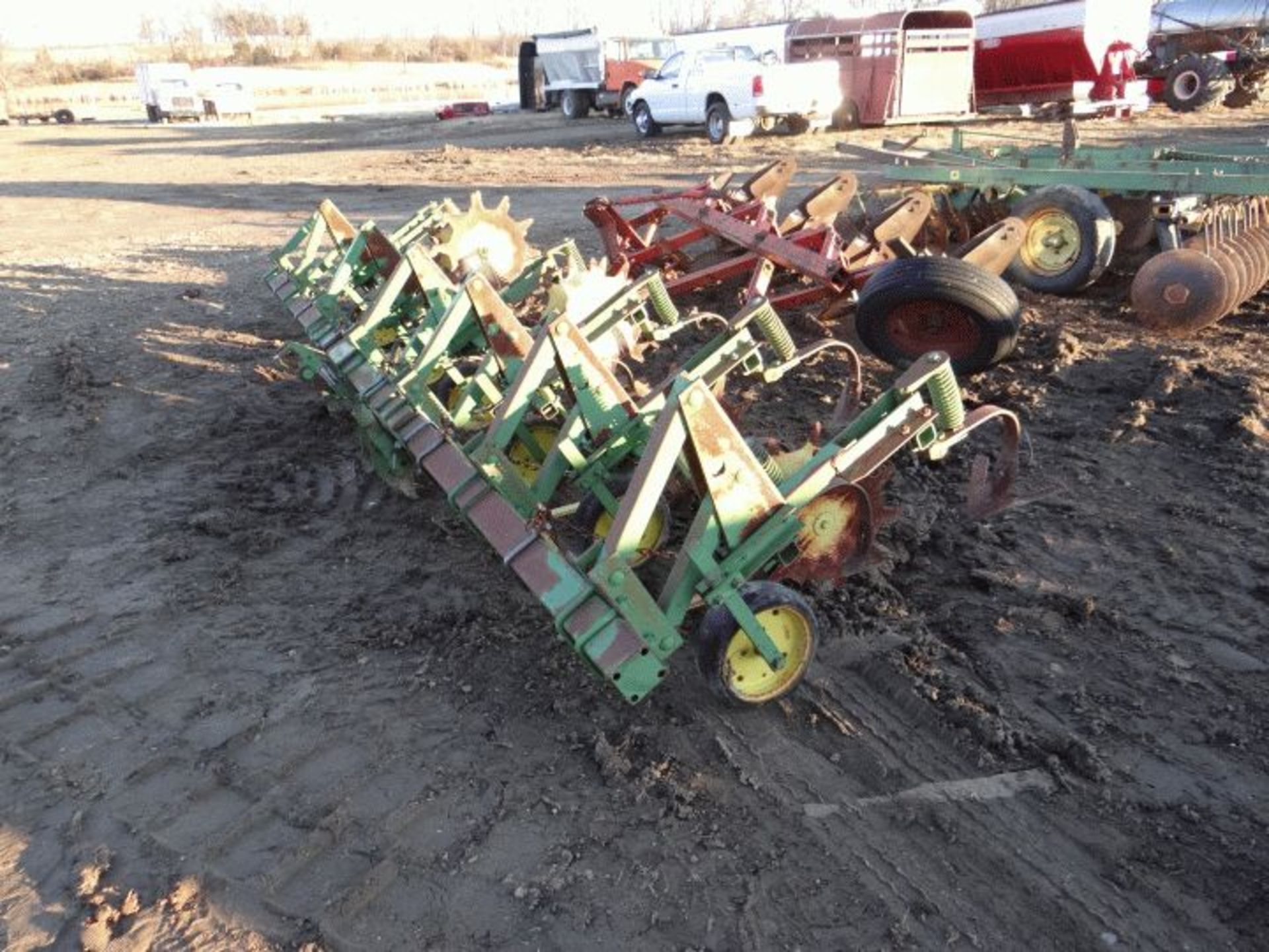 Lot # 2131 JD 825 Cultivator 6 Row, Rolling Baskets - Image 2 of 3