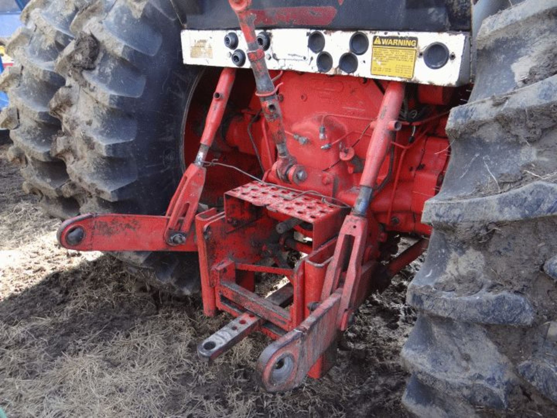 Lot # 1950 Case 2290 Tractor 5300 hrs, New Firestone 18.4x38 Tires, w/Duals - Image 3 of 4