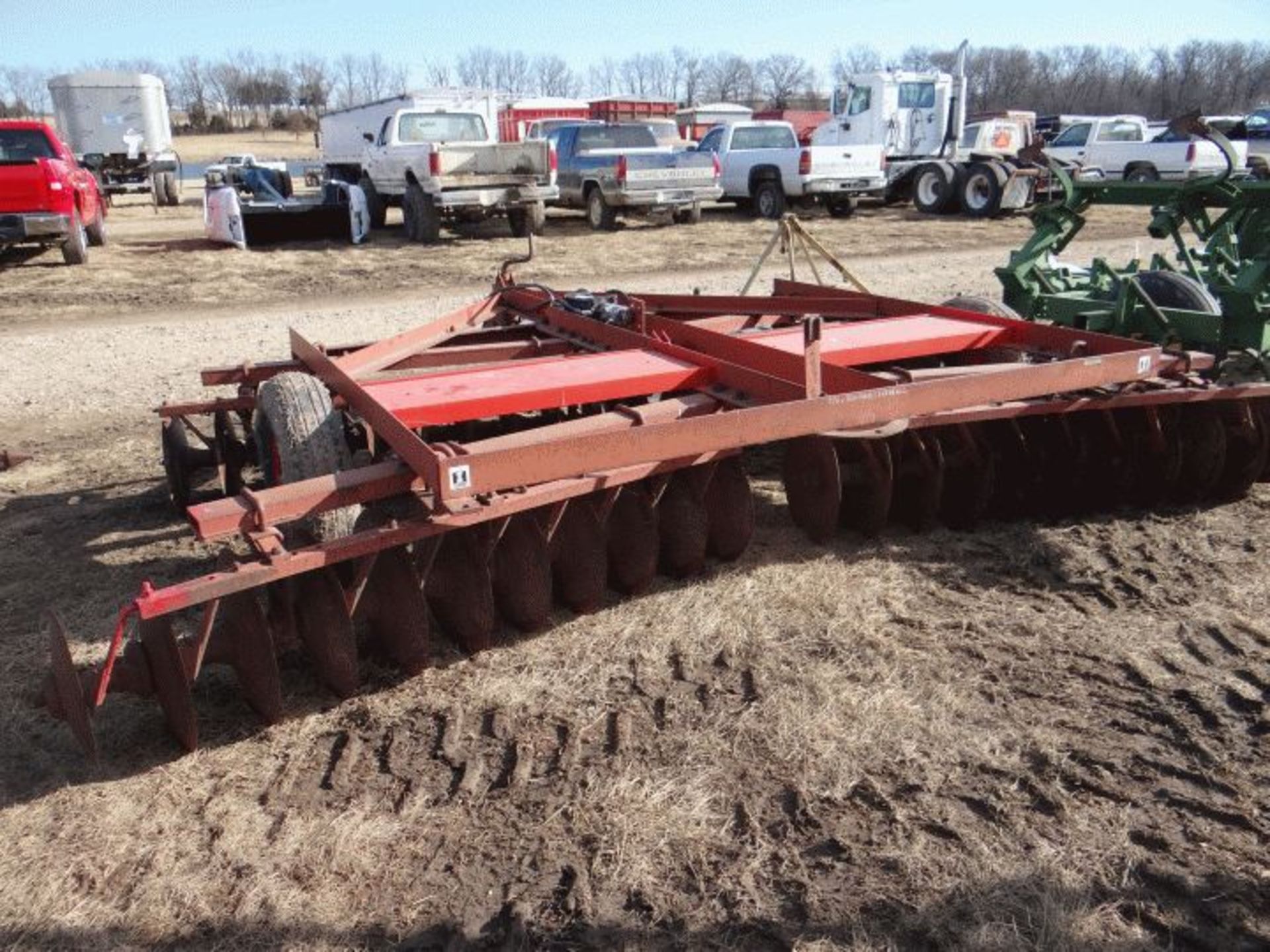 Lot # 1320 IH 370 Disk 12', New Tires, Cylinders and Hoses, 500# Weight Plates - Image 2 of 2