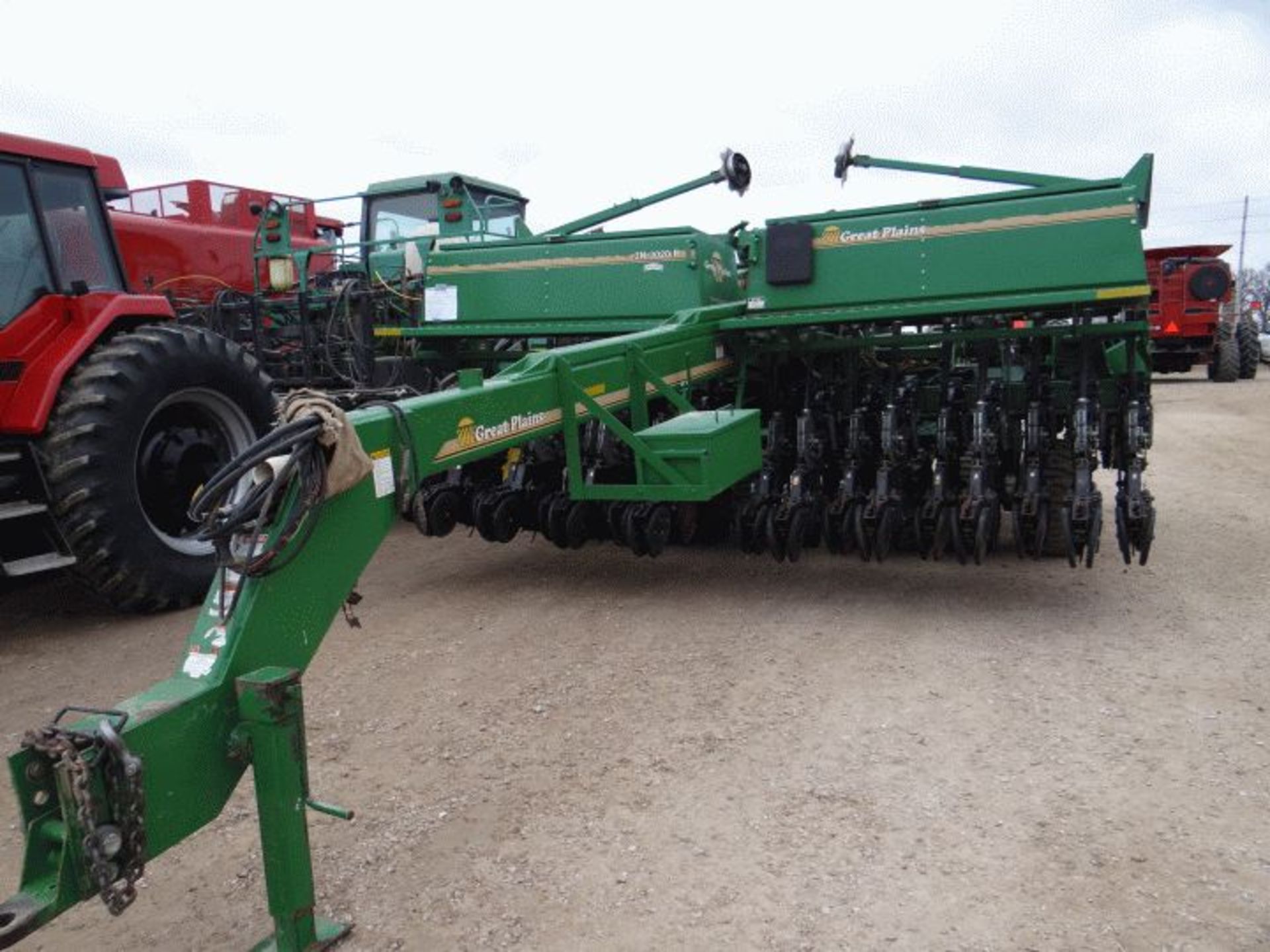 Lot # 2571 Great Plains 3N3020P Drill 10" Row Spacing, Side Depth Control Openers, Ind Hyd NT - Image 2 of 3