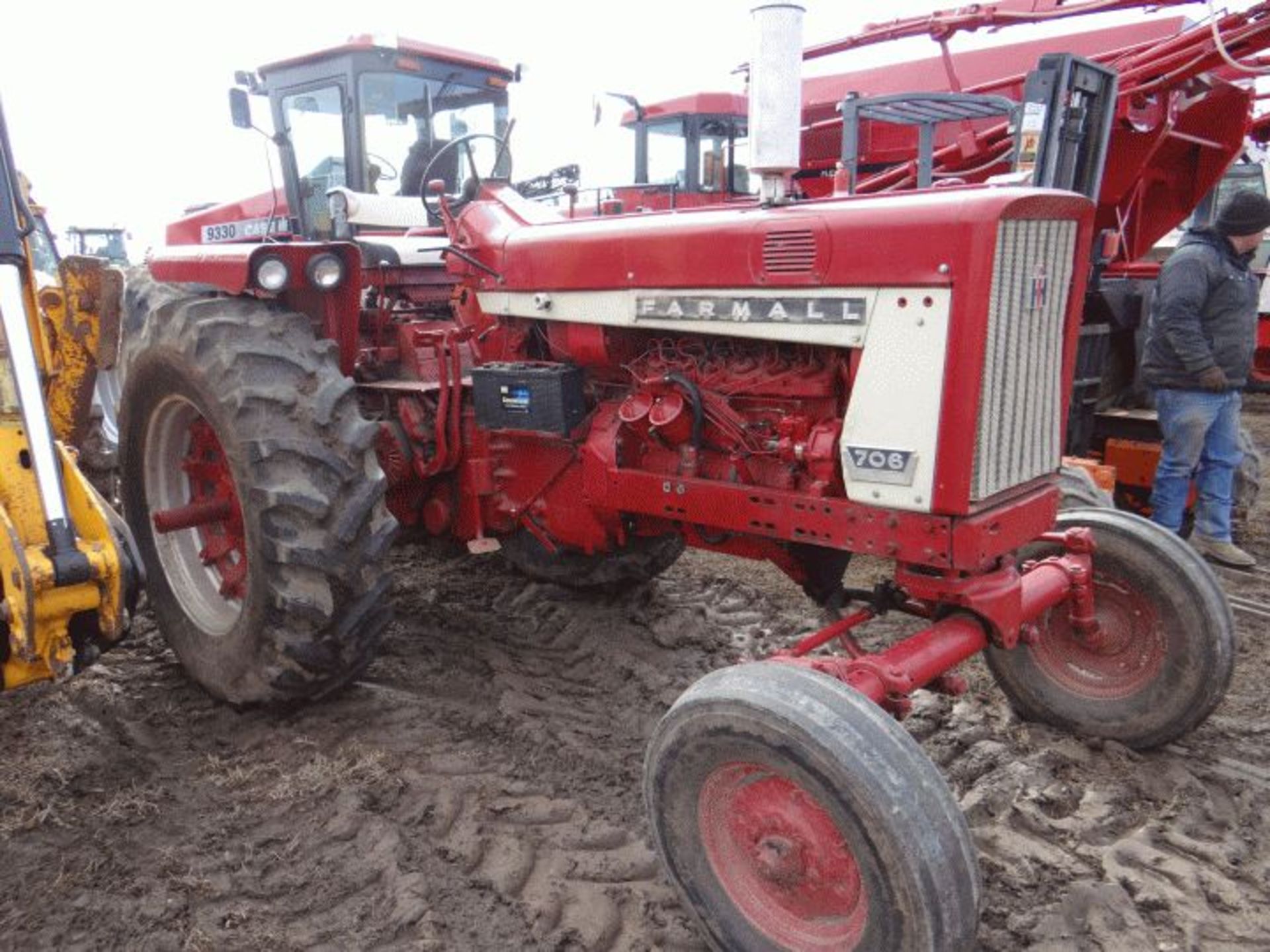 Lot # 2398 Farmall 706 Tractor Diesel, Eng Rebuilt about 10hrs Ago along with Pump, Good TA, New - Image 2 of 4
